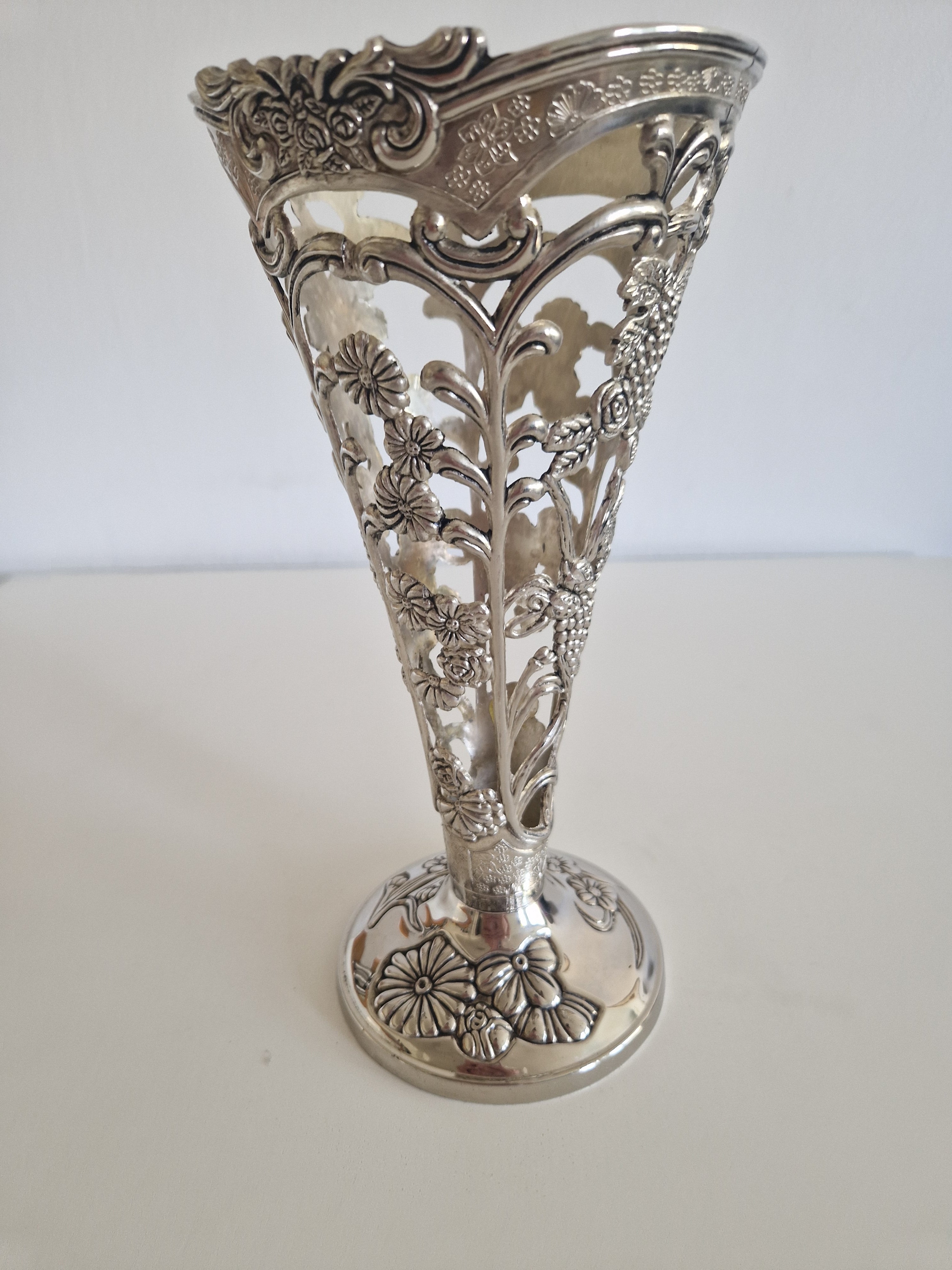 Vintage Silver-Plated Reticulated Vase – Pierced Floral Trumpet, approx. 25 cm