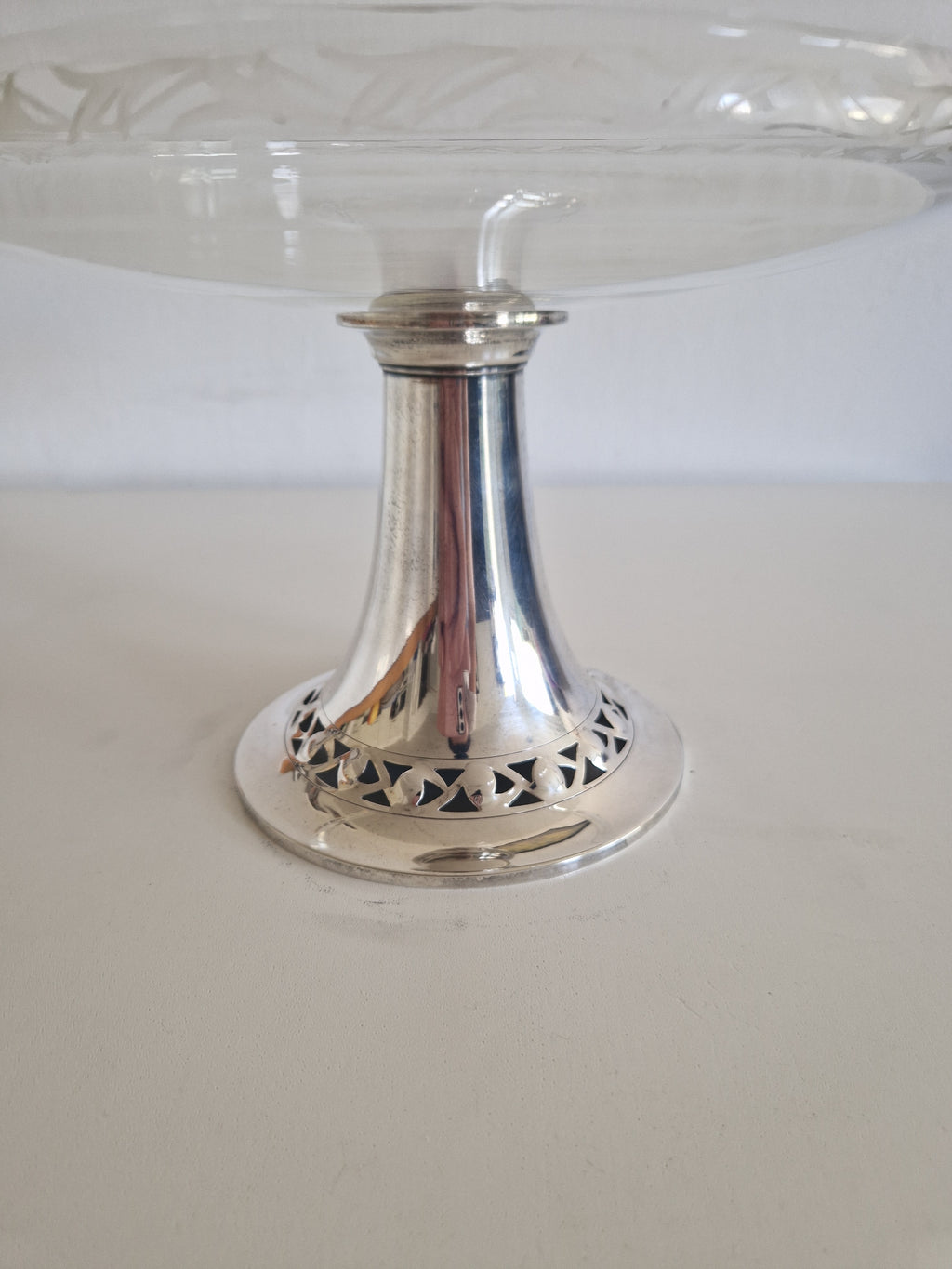 Vintage Silver-Plated & Engraved Crystal Cake Stand Tazza – Art Nouveau Style, 26 cm