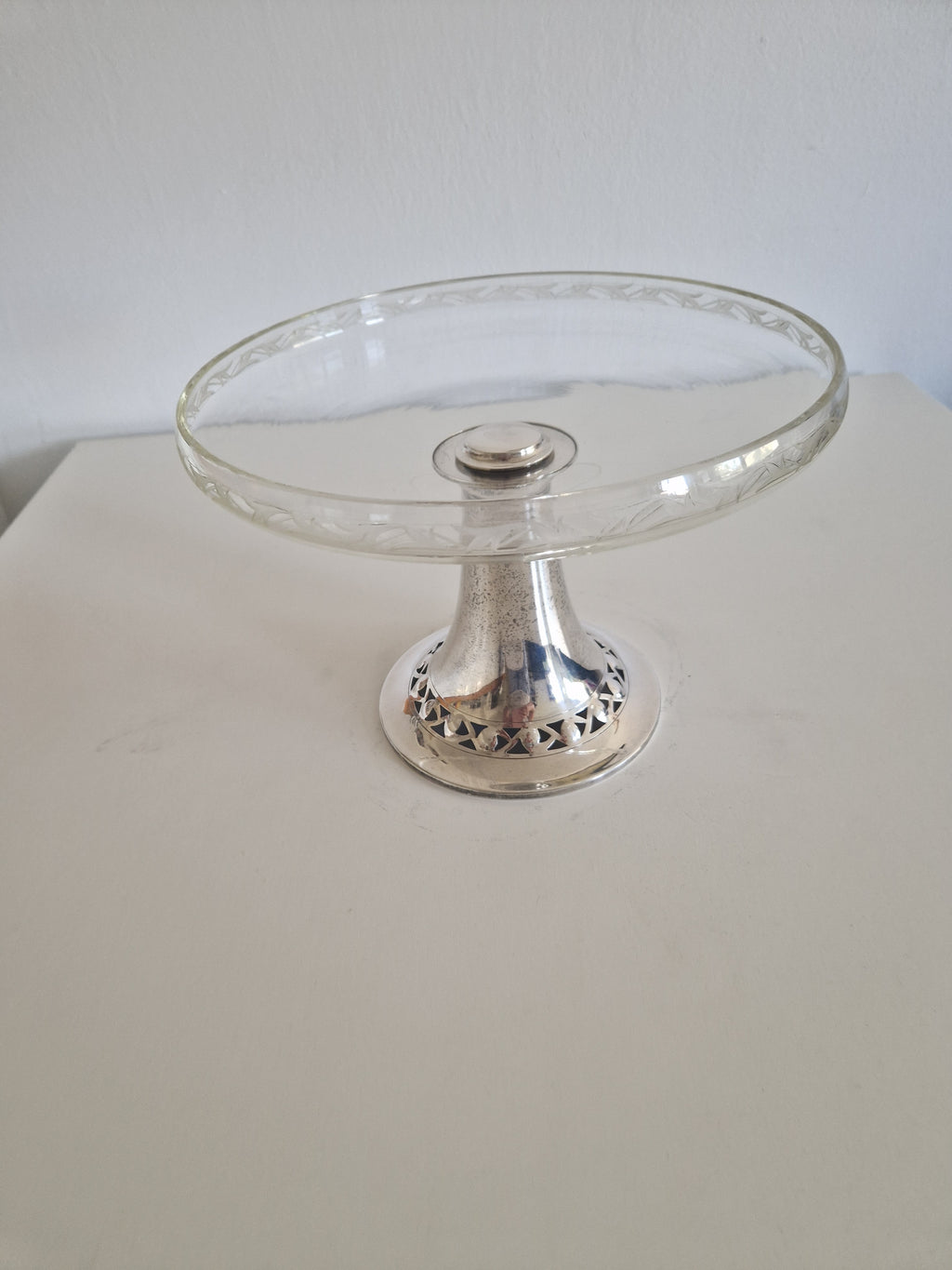 Vintage Silver-Plated & Engraved Crystal Cake Stand Tazza – Art Nouveau Style, 26 cm