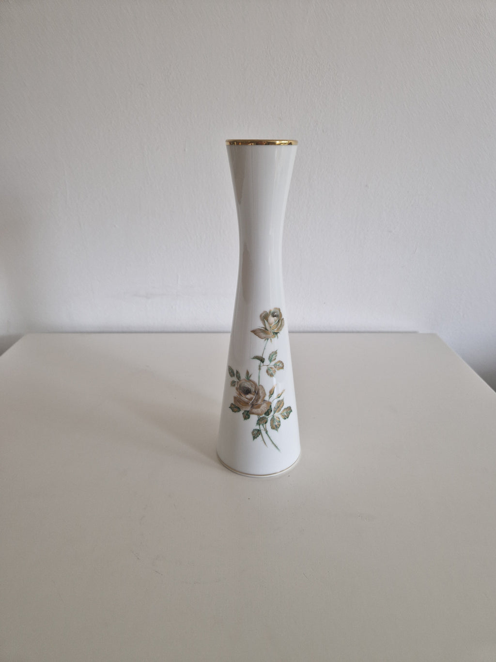 Alboth & Kaiser Bavaria "Kir" Porcelain Soliflore Vase – Gold Rim Rose Decor, 29 cm