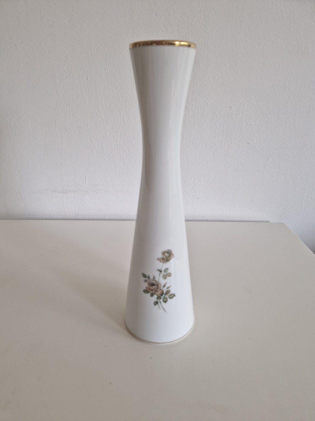 Alboth & Kaiser Bavaria "Kir" Porcelain Soliflore Vase – Gold Rim Rose Decor, 29 cm