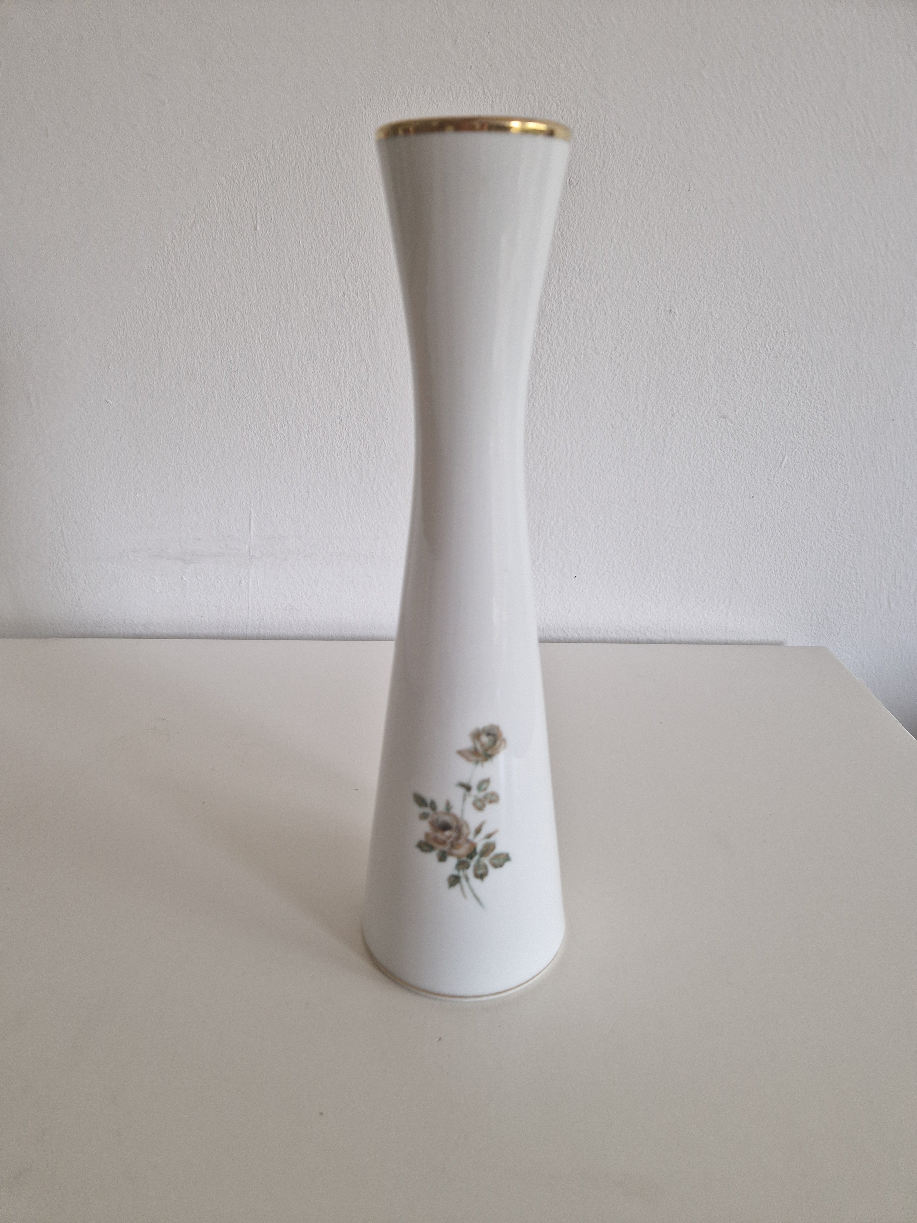 Alboth & Kaiser Bavaria "Kir" Porcelain Soliflore Vase – Gold Rim Rose Decor, 29 cm