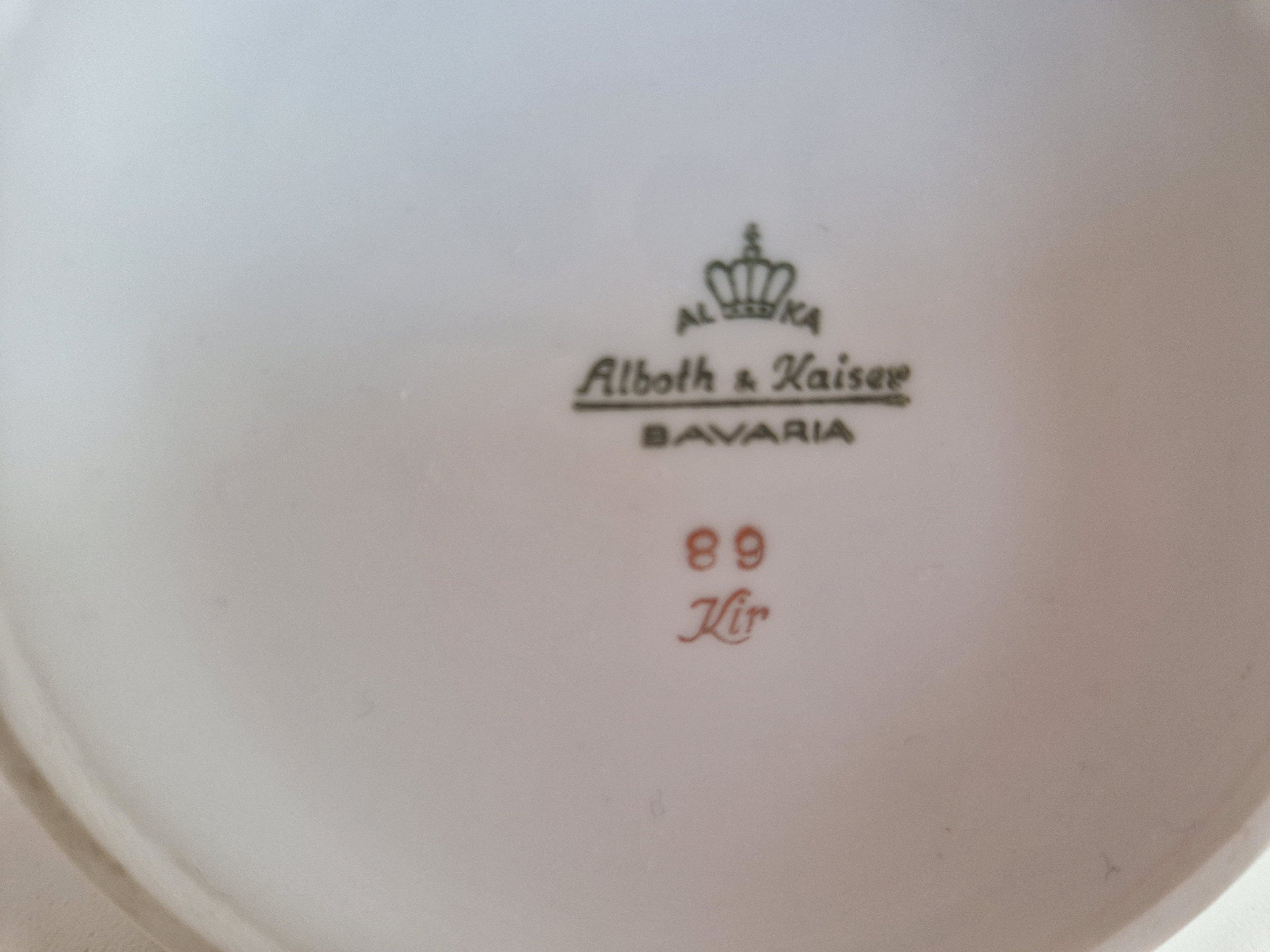 Alboth & Kaiser Bavaria "Kir" Porcelain Soliflore Vase – Gold Rim Rose Decor, 29 cm