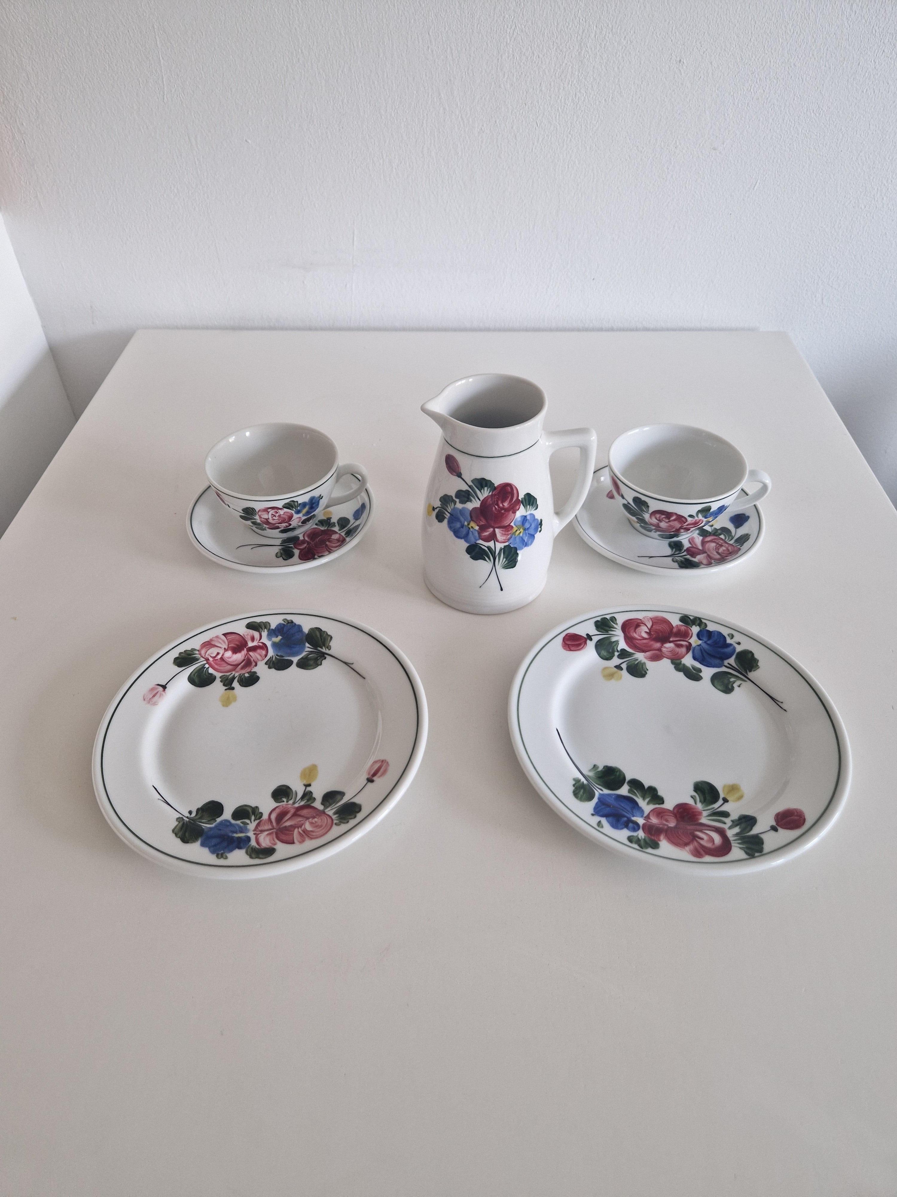 Lilien Porzellan Austria Breakfast Set for Two – Hand-Painted Folk Rose Pattern | Underglaze | 7 Pieces: 2 Cups, 2 Saucers, 2 Plates, 1 Milk Jug