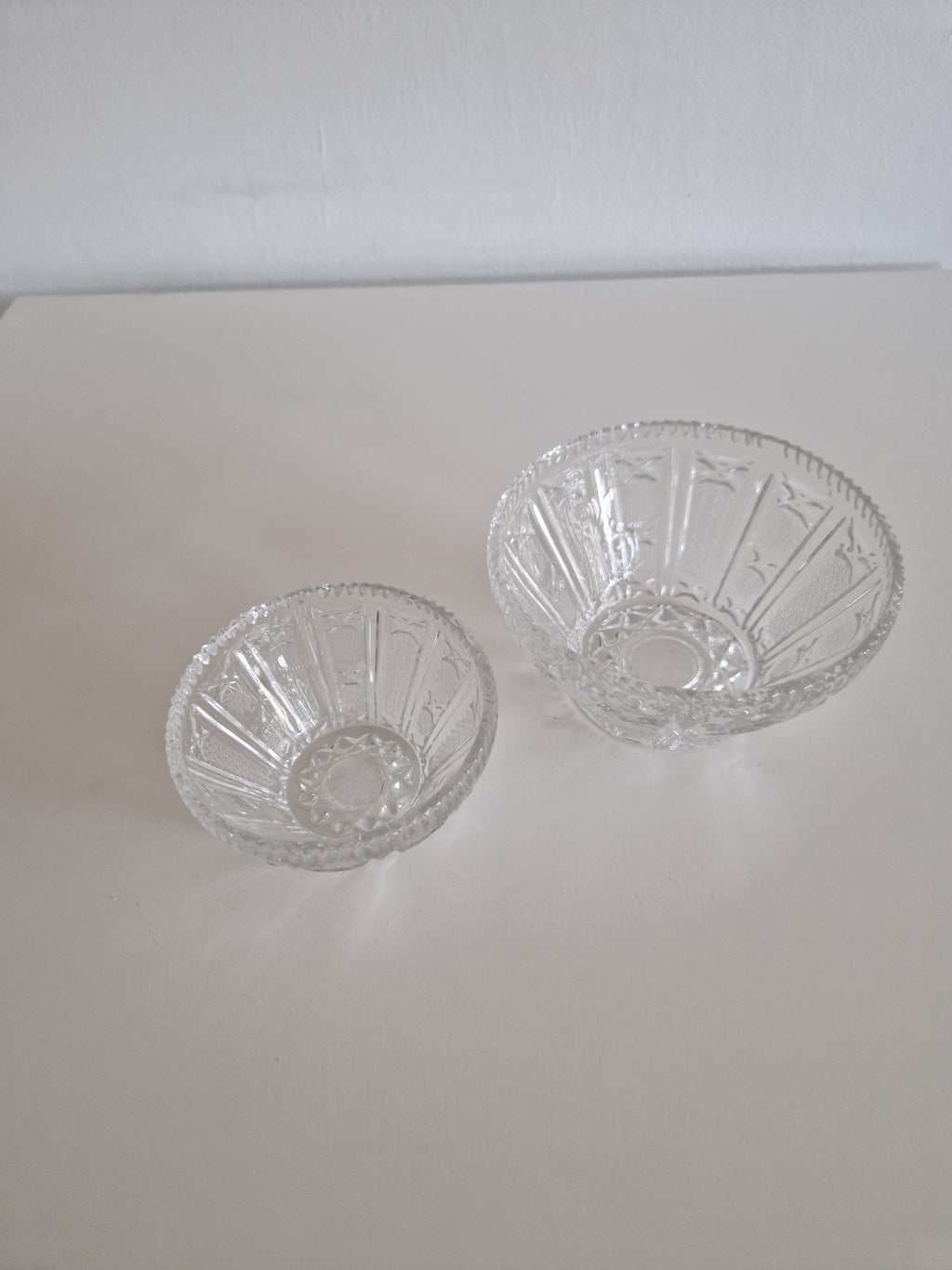 Ensemble de deux coupes en cristal vintage – Motif étoile et éventail | Petite 10 cm & Grande 20 cm | Cristal européen du milieu du siècle