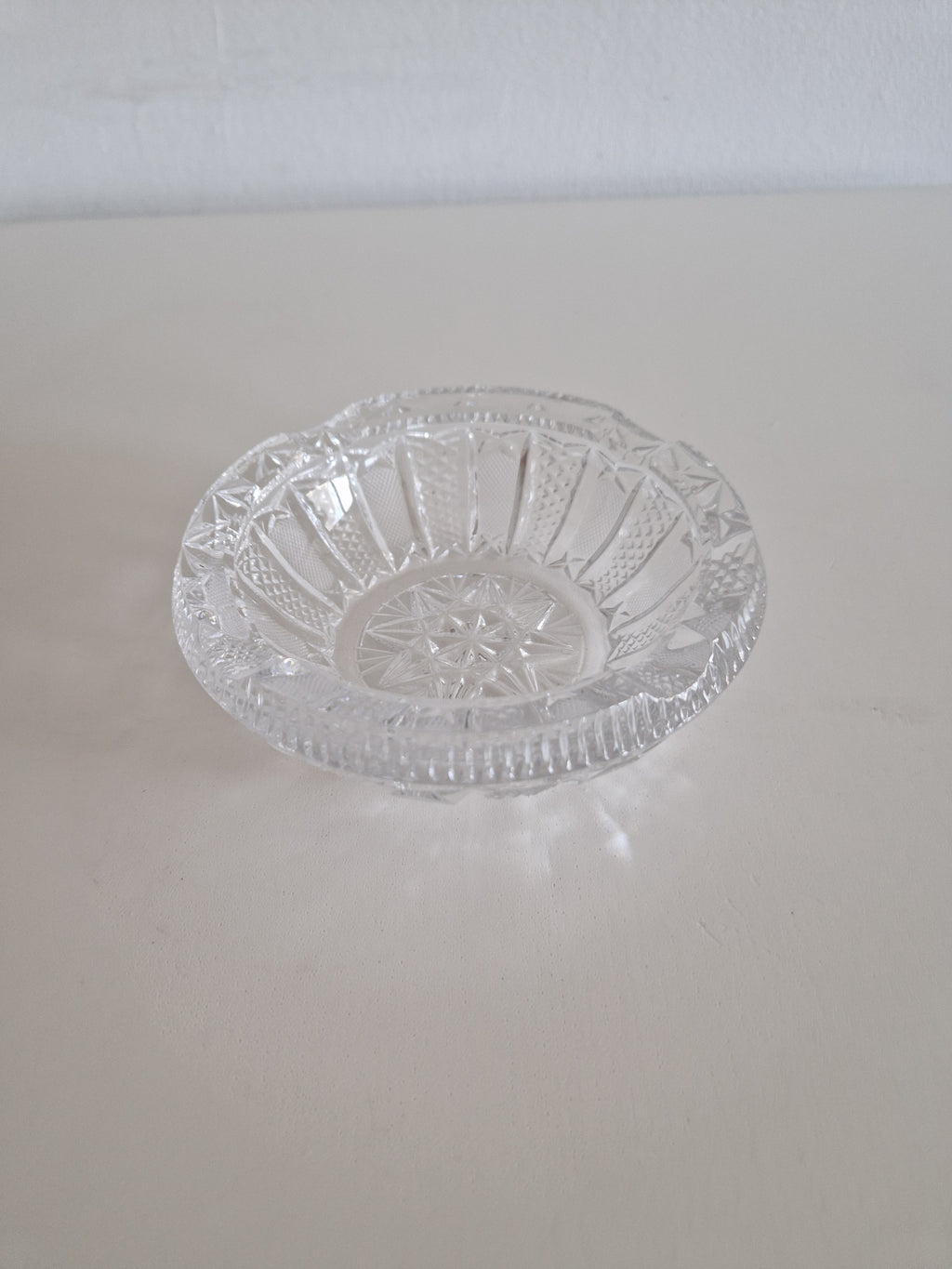 Coupe en cristal taillé vintage – Motif étoile, éventail et diamant | Bord perlé | env. 18 cm | Cristal européen du milieu du siècle