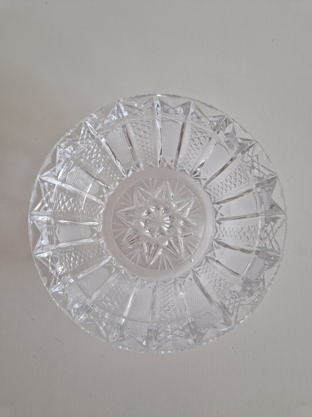 Coupe en cristal taillé vintage – Motif étoile, éventail et diamant | Bord perlé | env. 18 cm | Cristal européen du milieu du siècle