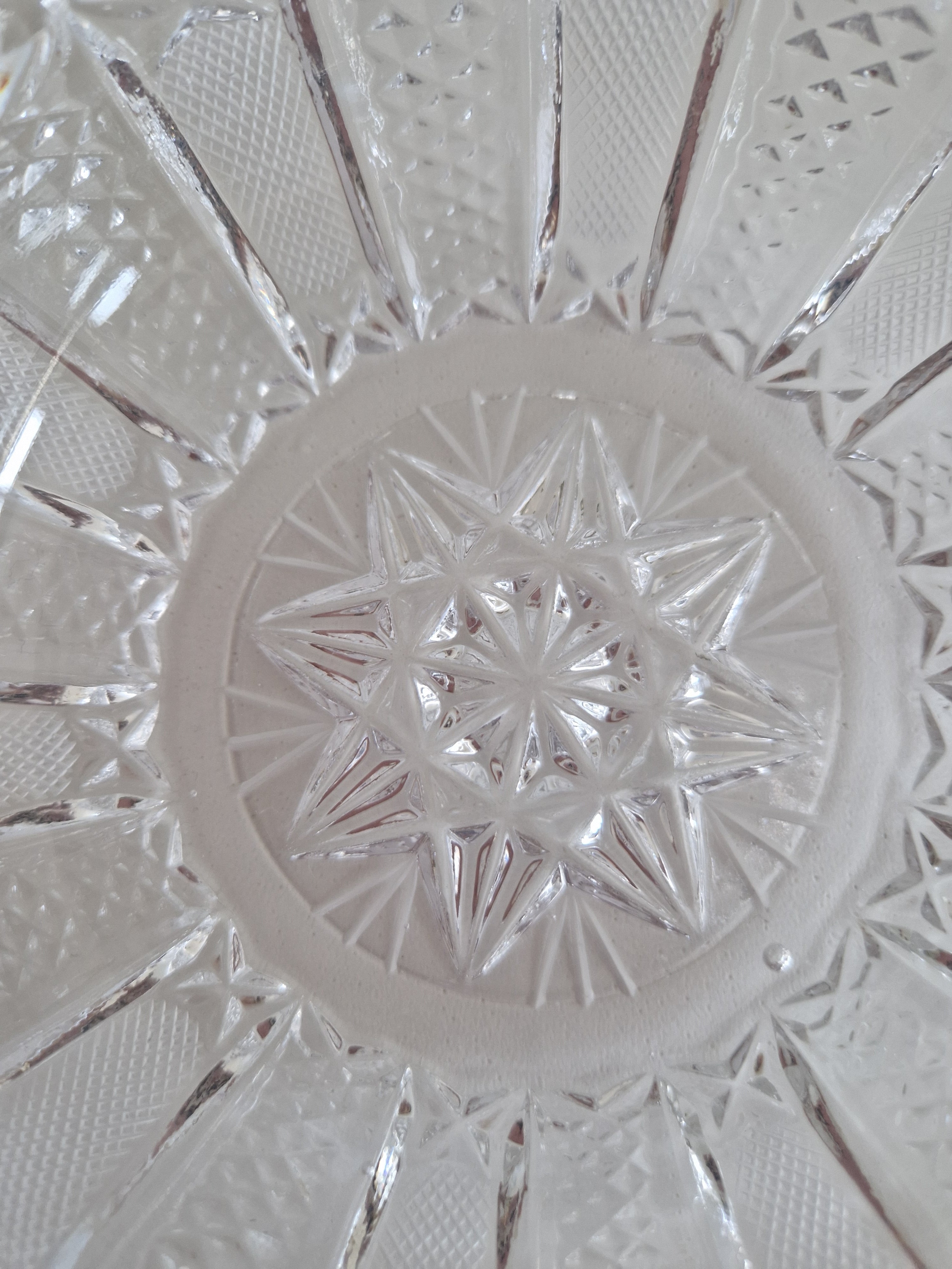 Vintage cut crystal bowl — top view showing star-cut base and fan panels, diameter approx. 18 cm