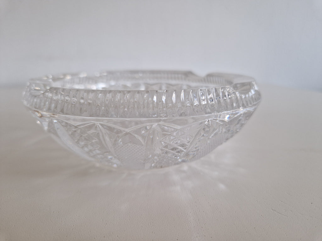 Coupe en cristal taillé vintage – Motif étoile, éventail et diamant | Bord perlé | env. 18 cm | Cristal européen du milieu du siècle