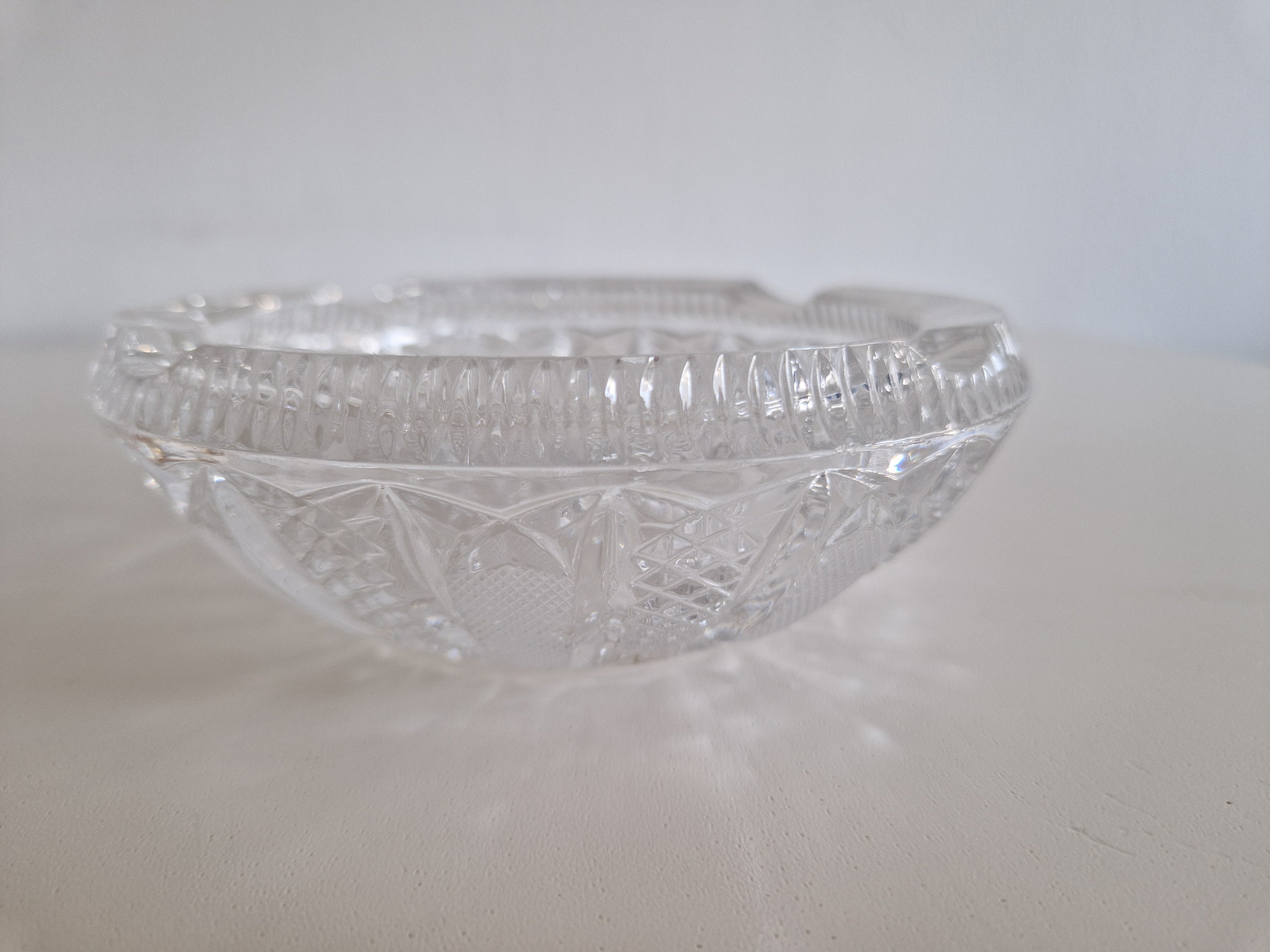 Coupe en cristal taillé vintage – Motif étoile, éventail et diamant | Bord perlé | env. 18 cm | Cristal européen du milieu du siècle