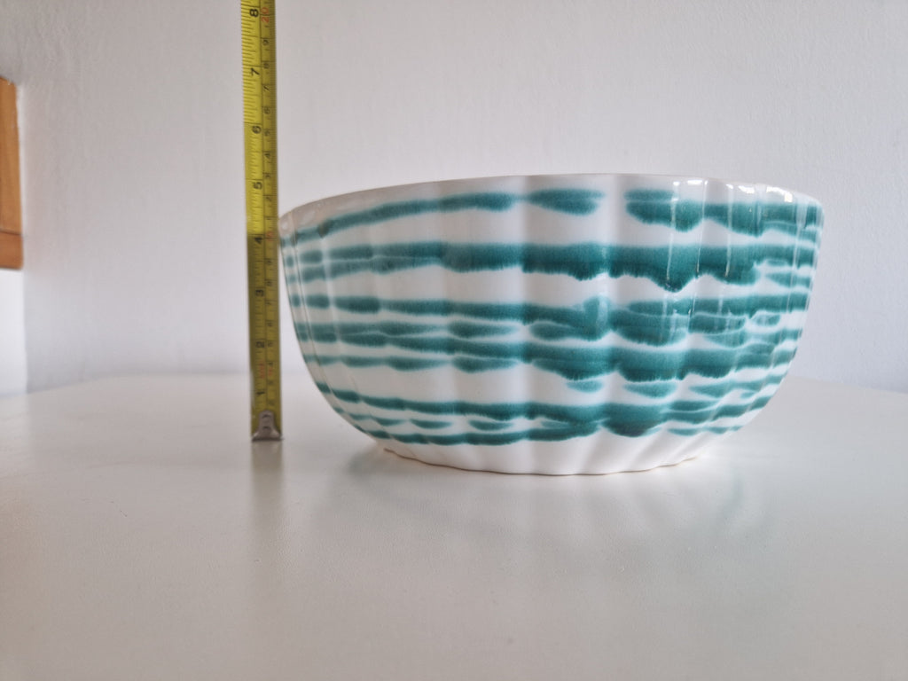 Gmunden Keramik Bowl – Green Wavy Stripe | Grüne Wellenband | approx. 22 cm | Austrian Folk Ceramics