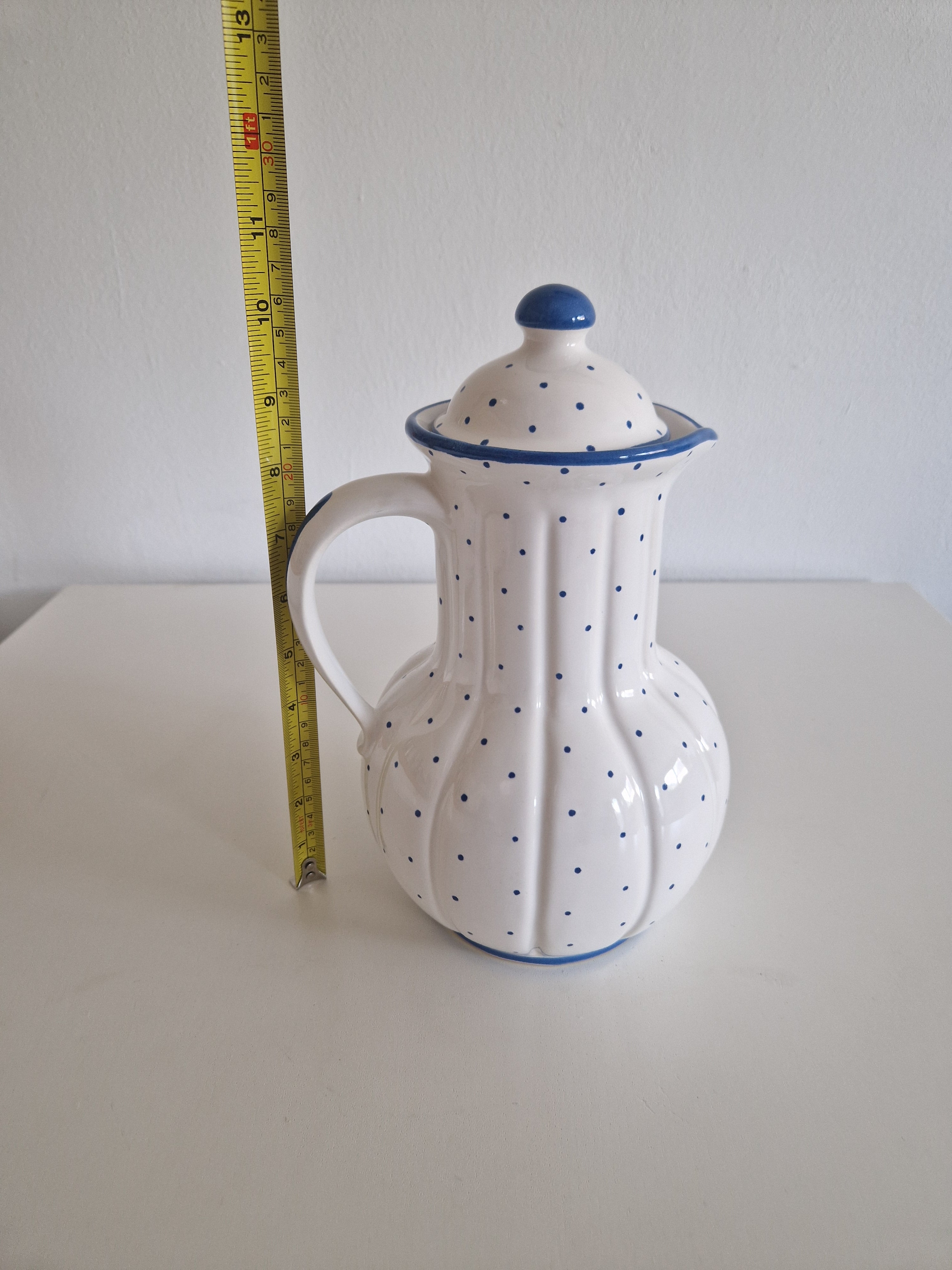 Vintage Gmundner Keramik Lidded Jug | Blaupunkte Blue Dot Pattern | Ribbed Lobed Form with Lid | Model 560 O, c. Mid-20th Century