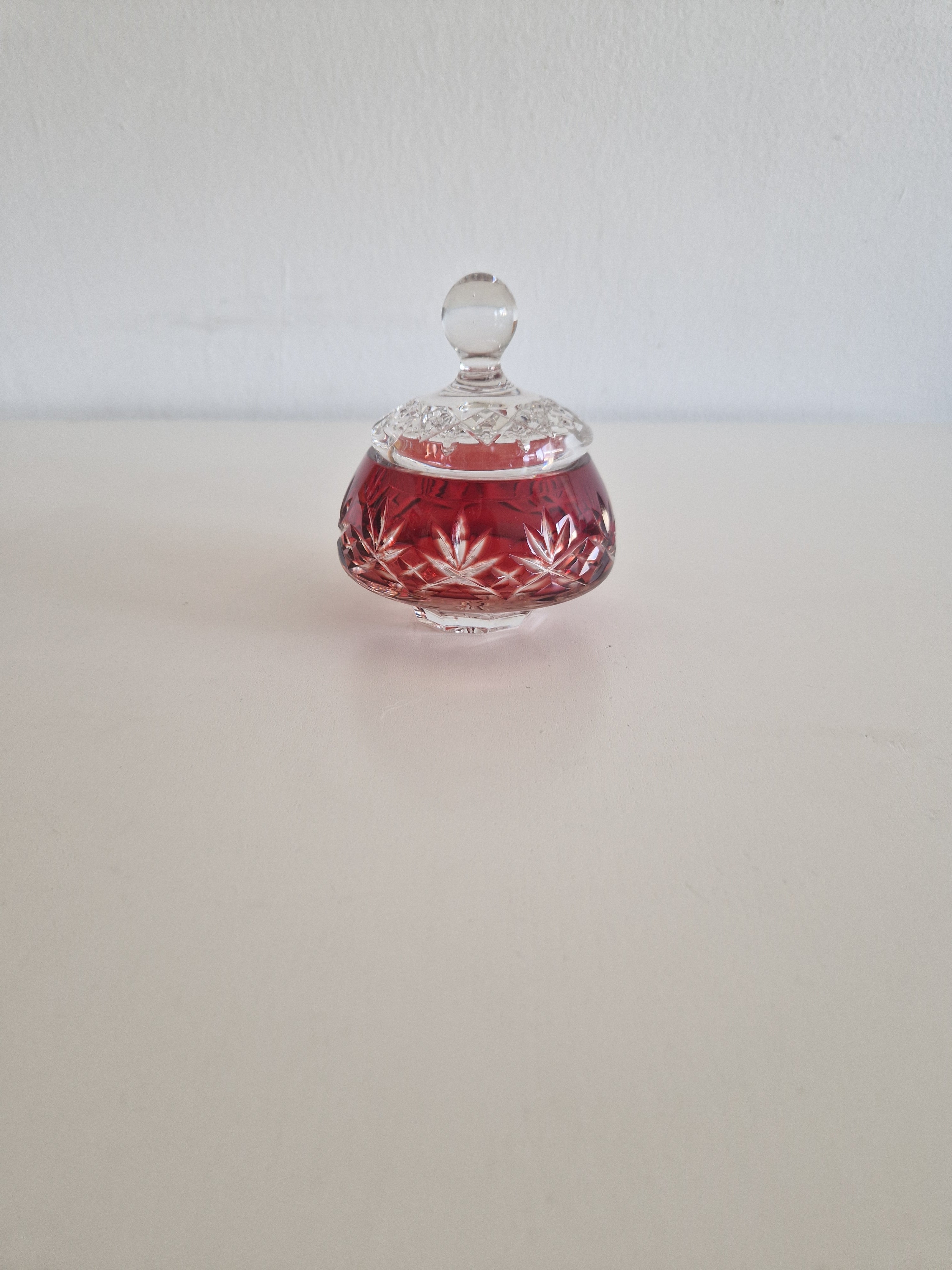 Vintage Ruby Red Overlay Cut Crystal Lidded Bonbonnière – Diamond & Fan Pattern | Ball Finial | approx. 10 cm | Bohemian Crystal