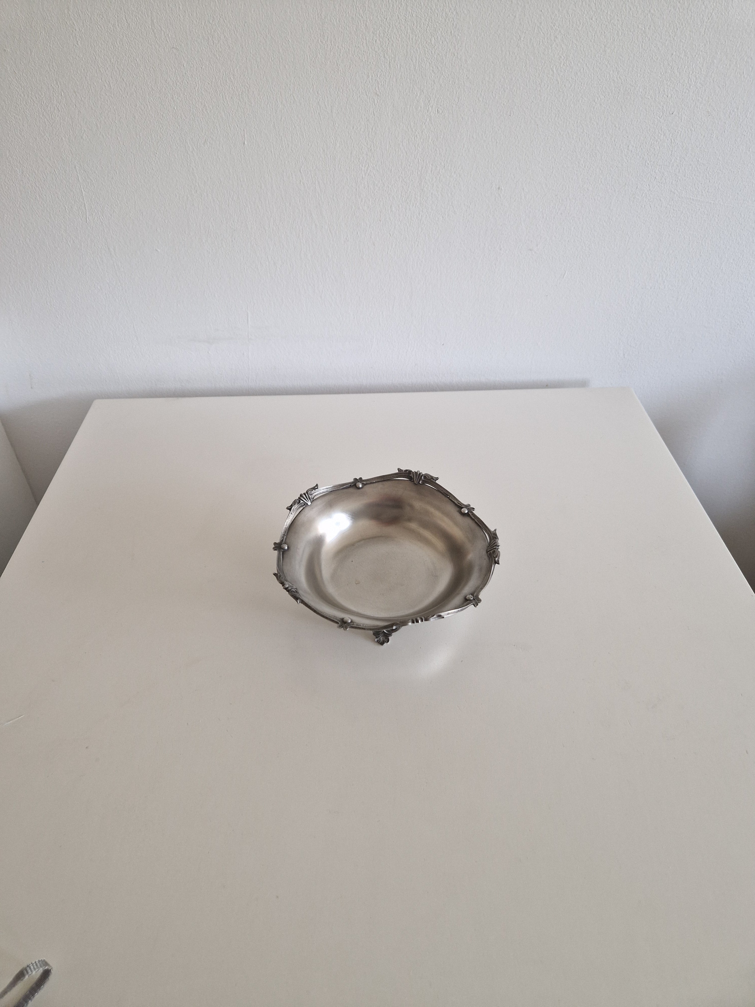 Vintage Art Nouveau Revival Pewter Footed Bowl – 95% Feinzinn, Dragonfly & Shell Rim, Mid-20th Century