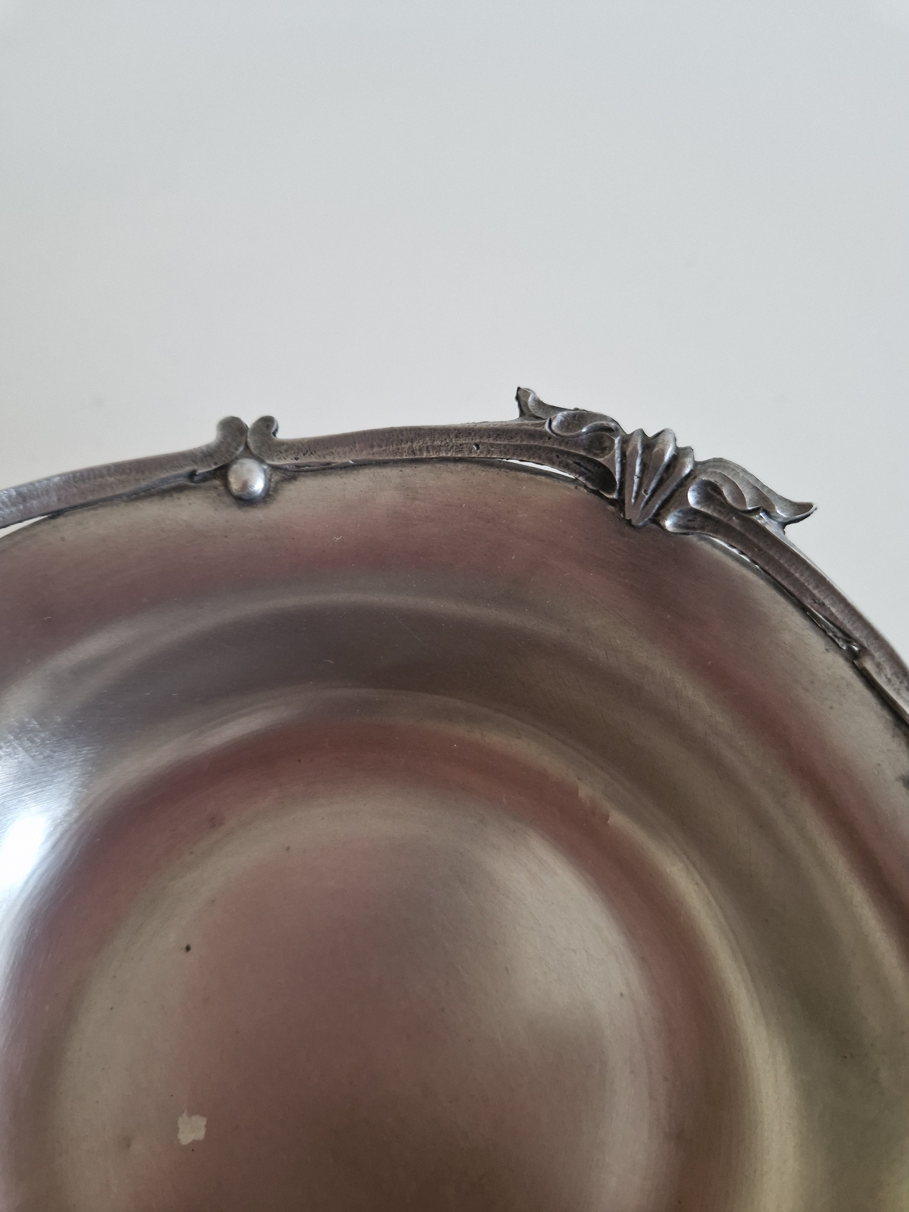 Vintage Art Nouveau Revival Pewter Footed Bowl – 95% Feinzinn, Dragonfly & Shell Rim, Mid-20th Century