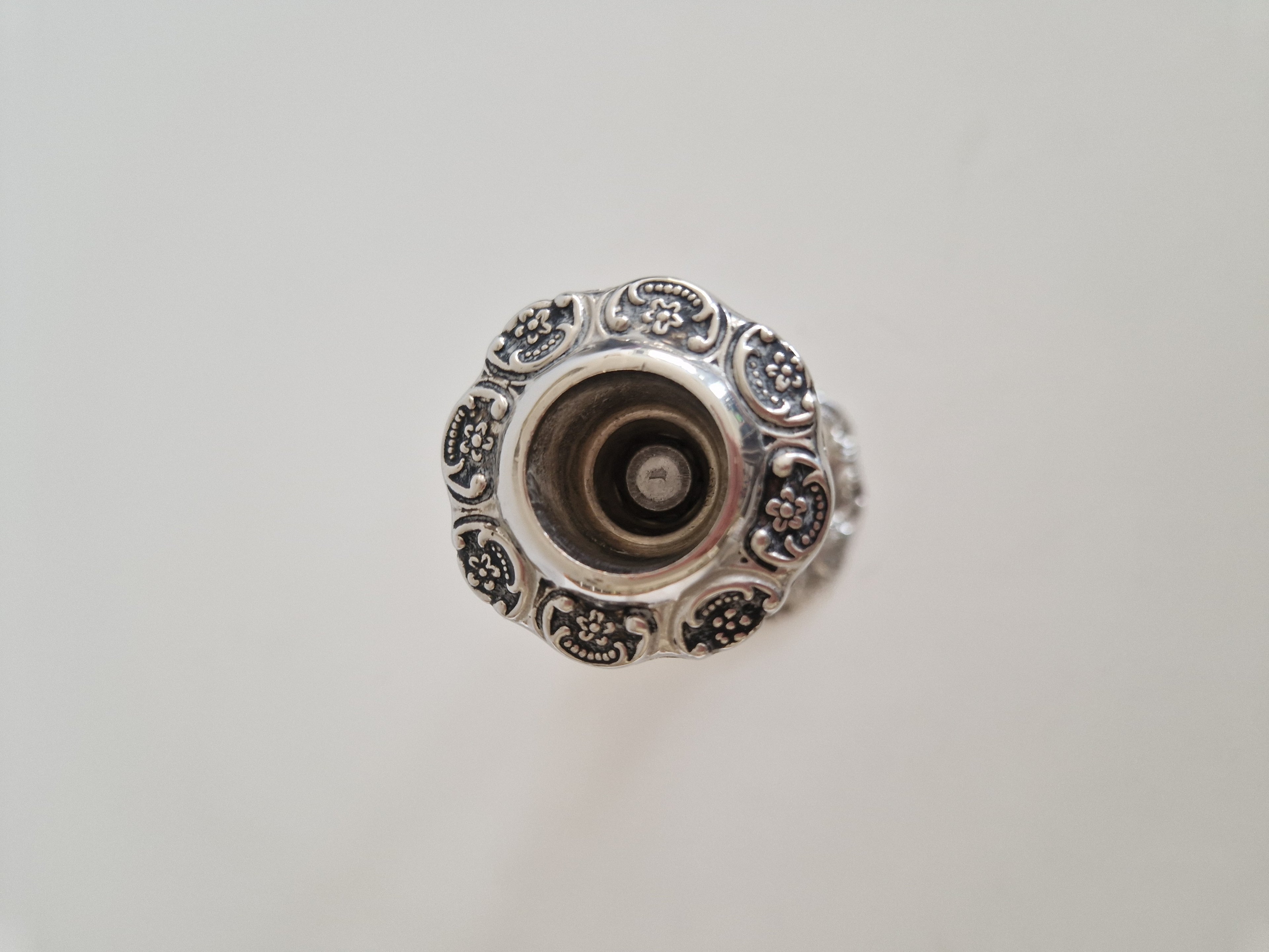 Vintage Silver-Plated Candlestick – Rococo Floral Embossed, 20 cm
