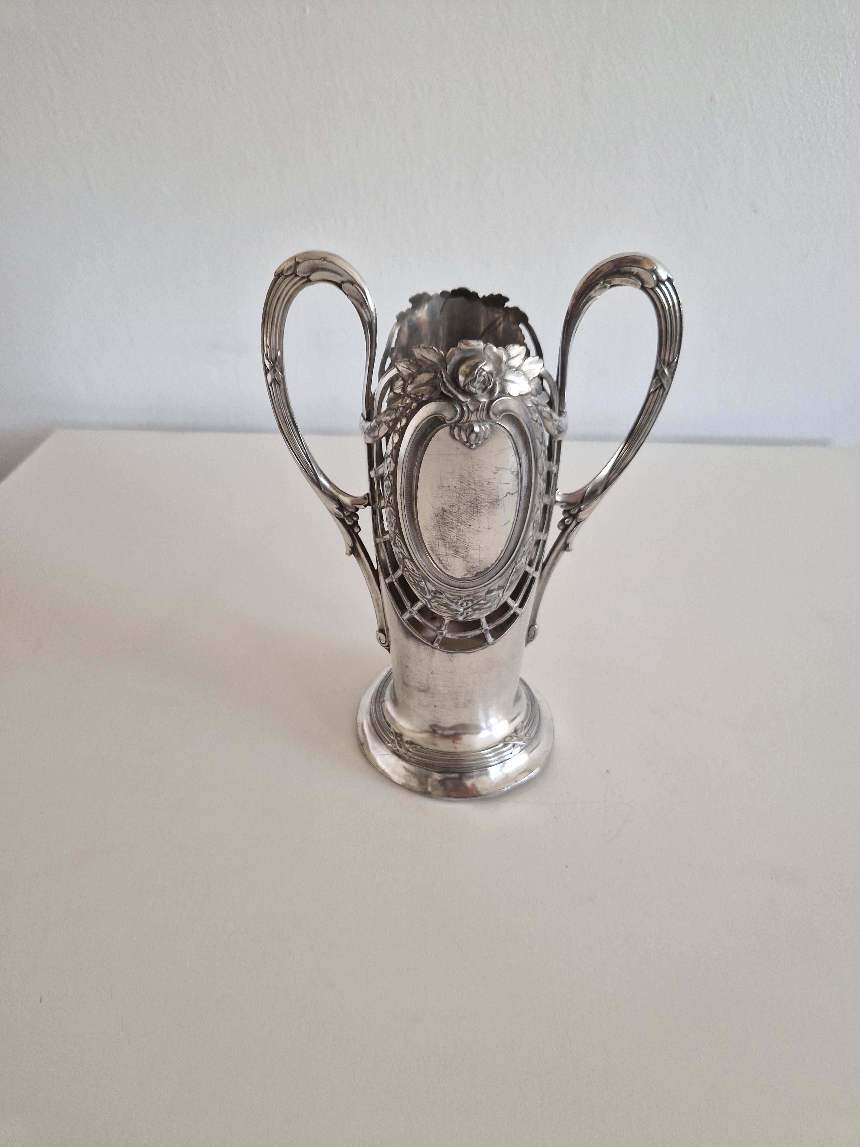 Antiker Jugendstil-Glashalter, versilbert – Rosenmotiv, gemarkt 720 AK, um 1900