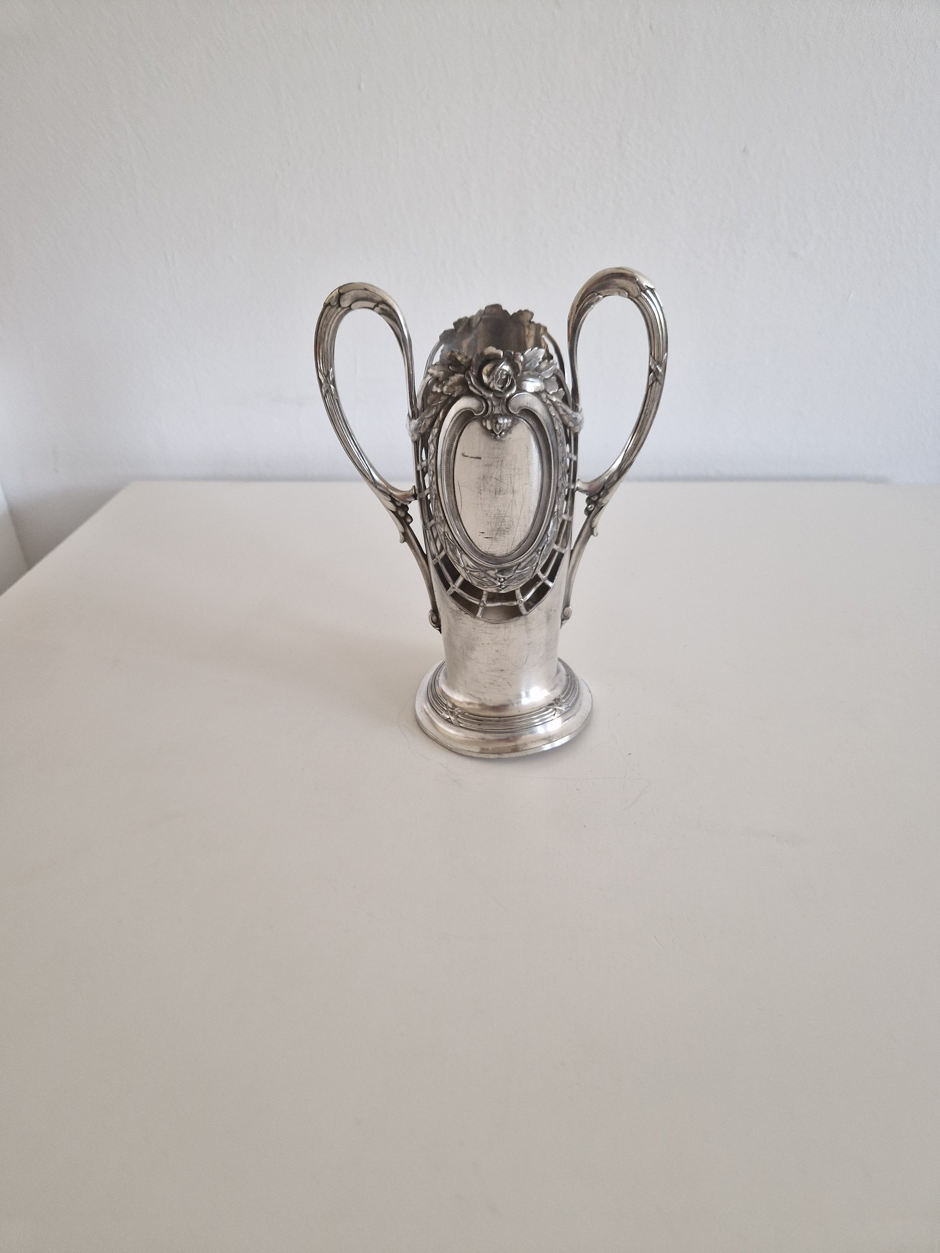 Antiker Jugendstil-Glashalter, versilbert – Rosenmotiv, gemarkt 720 AK, um 1900