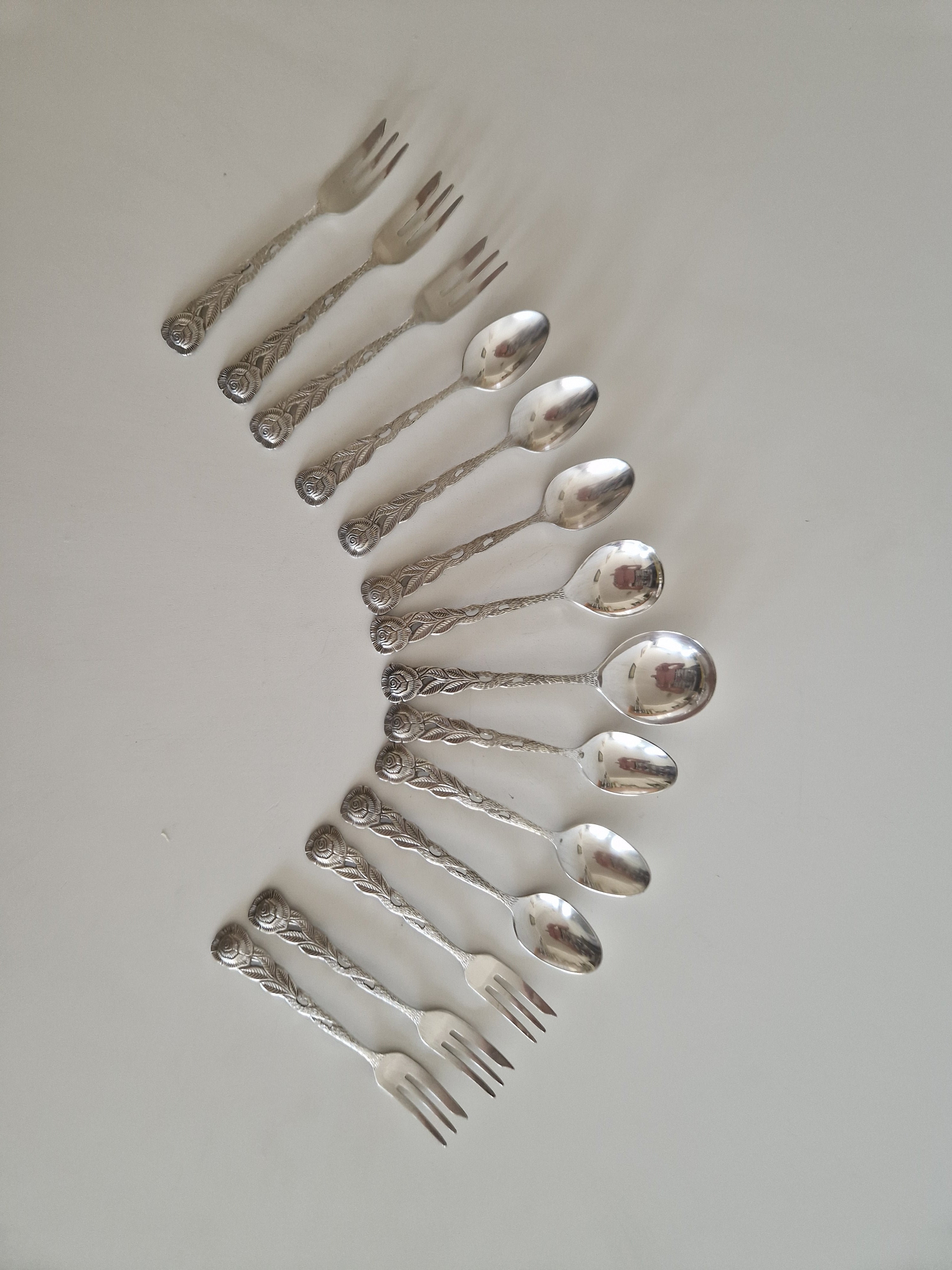 Vintage Silver-Plated Cutlery Set – Hildesheimer Rose Pattern, 14-Piece