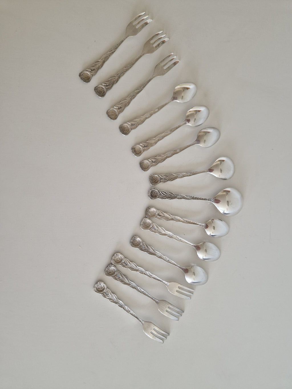 Vintage Silver-Plated Cutlery Set – Hildesheimer Rose Pattern, 14-Piece