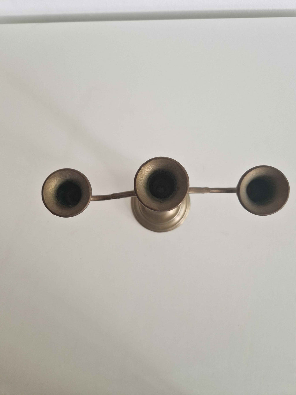 Antique Brass Candleholder - Elegant Three-Arm Candelabra for Timeless Dining Decor