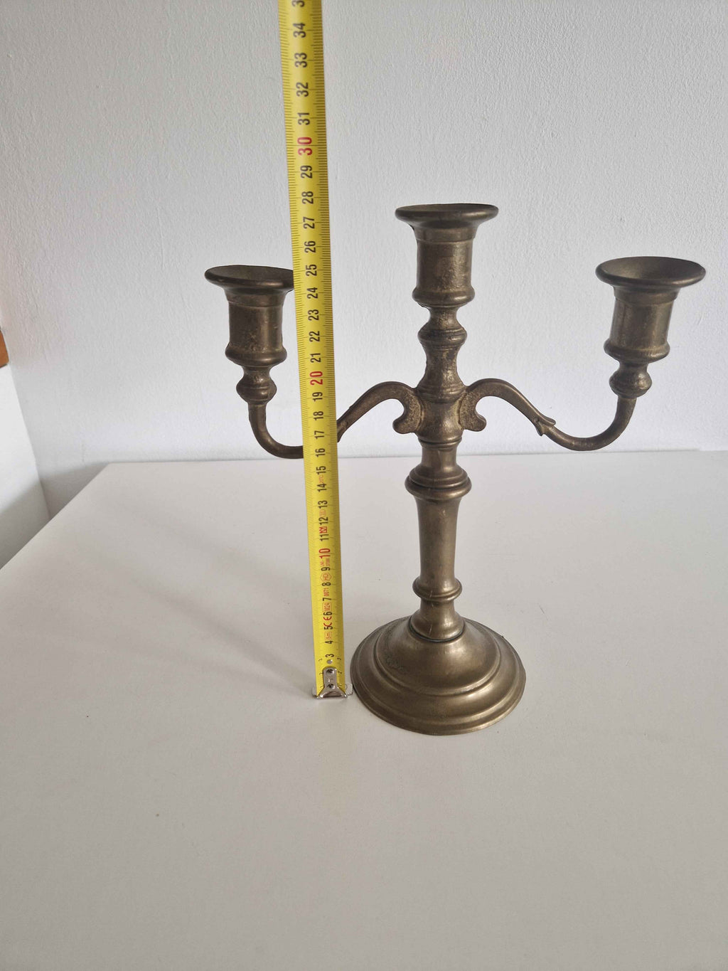 Antique Brass Candleholder - Elegant Three-Arm Candelabra for Timeless Dining Decor