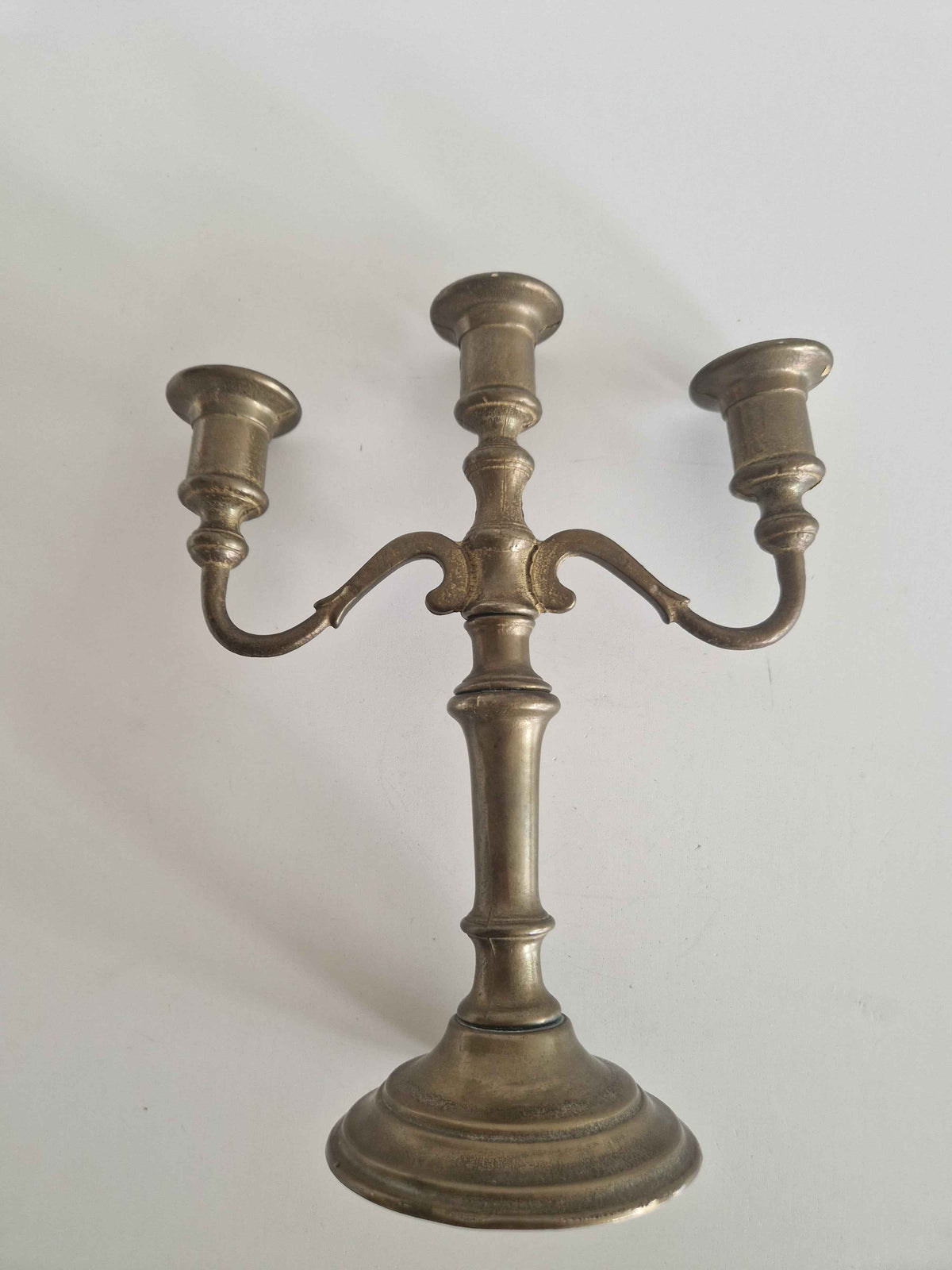 Antique Brass Candleholder - Elegant Three-Arm Candelabra for Timeless Dining Decor