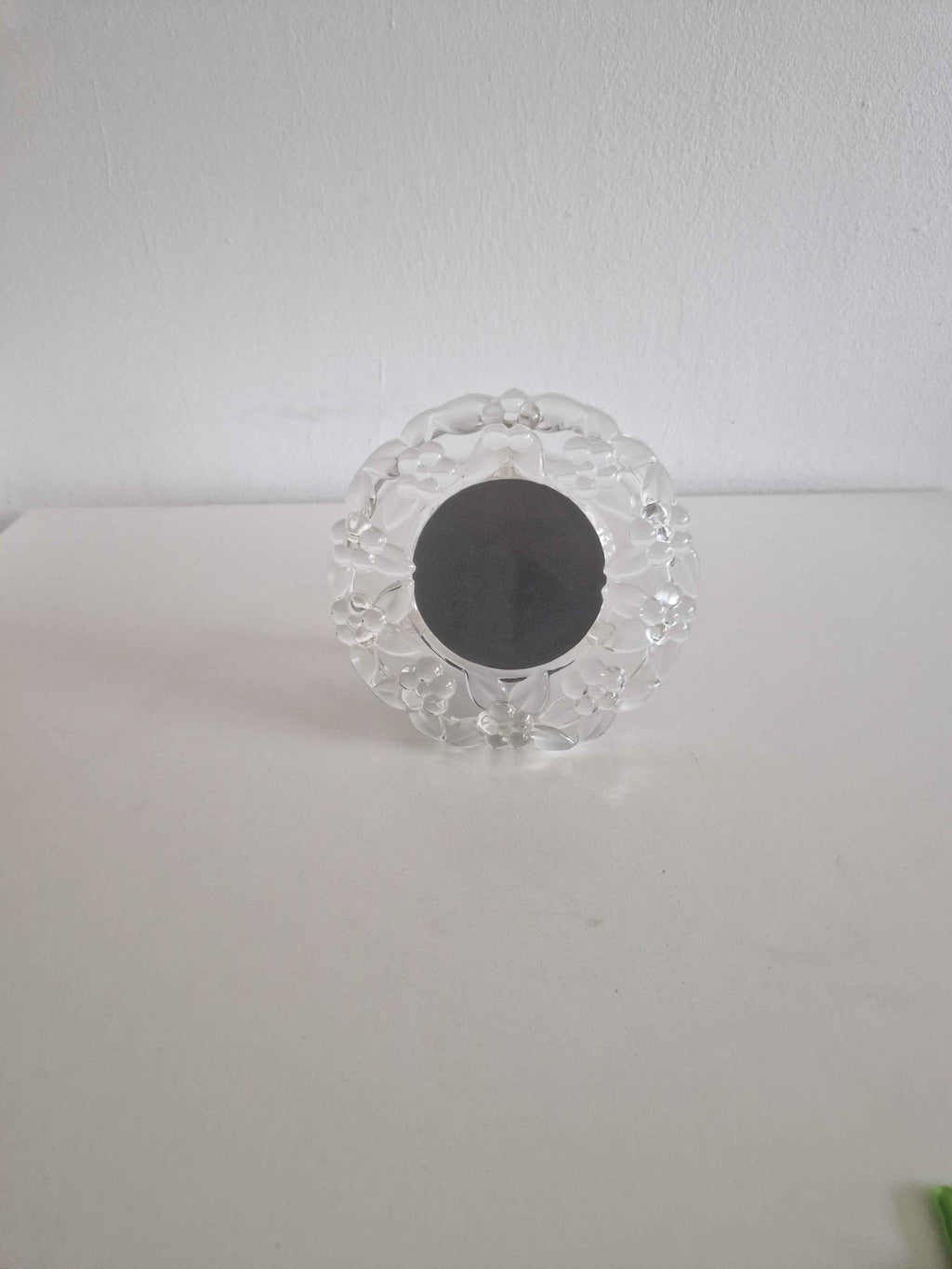 Vintage Glass Photo Frame - Enchanting Floral Decorative Frame for Your Cherished Memories