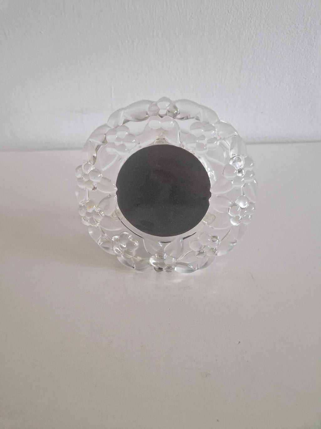 Vintage Glass Photo Frame - Enchanting Floral Decorative Frame for Your Cherished Memories