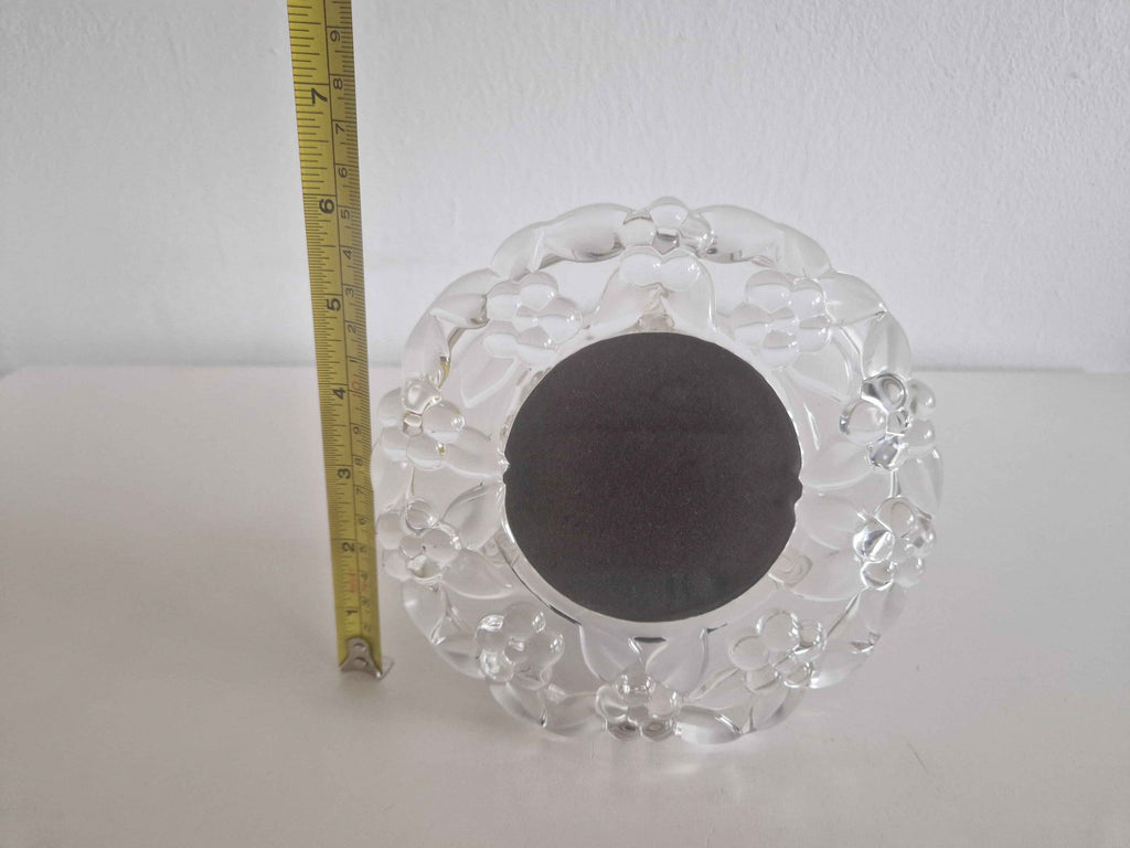 Vintage Glass Photo Frame - Enchanting Floral Decorative Frame for Your Cherished Memories