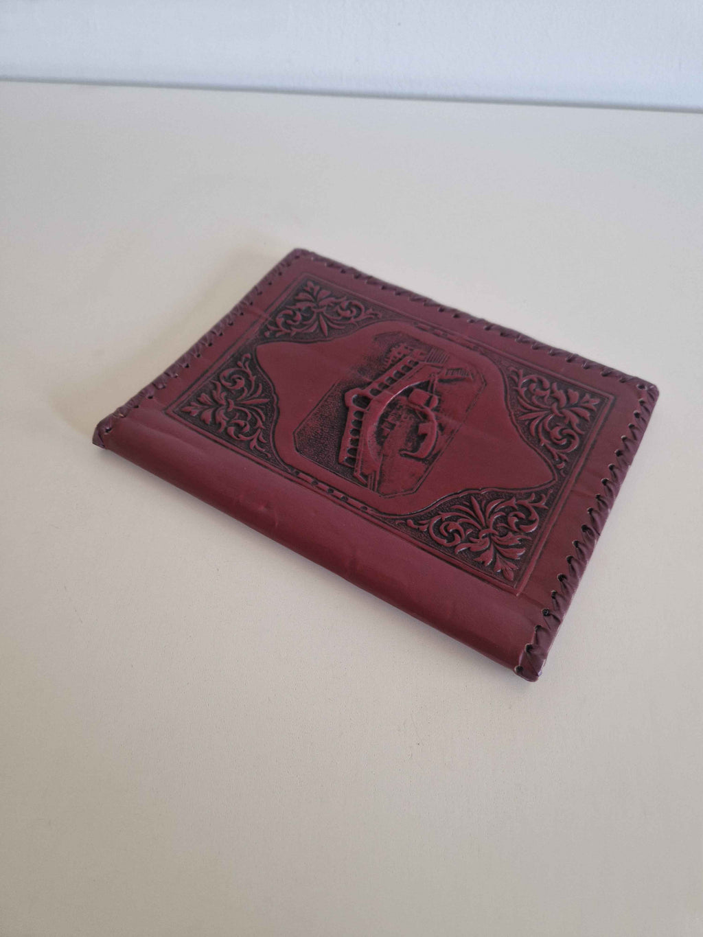 Vintage Leather Book Cover: Hand-Stitched Burgundy Rialto Bridge Design for Timeless Elegance