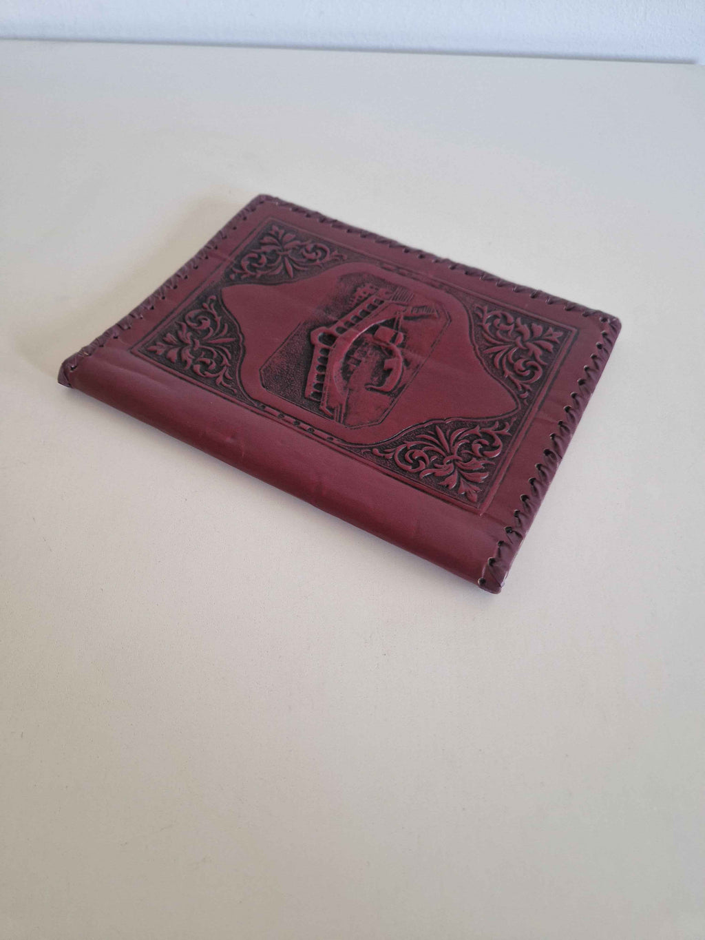 Vintage Leather Book Cover: Hand-Stitched Burgundy Rialto Bridge Design for Timeless Elegance