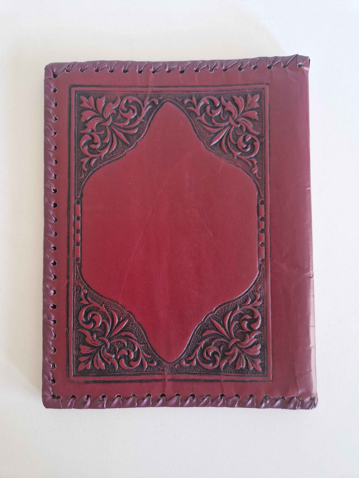 Vintage Leather Book Cover: Hand-Stitched Burgundy Rialto Bridge Design for Timeless Elegance