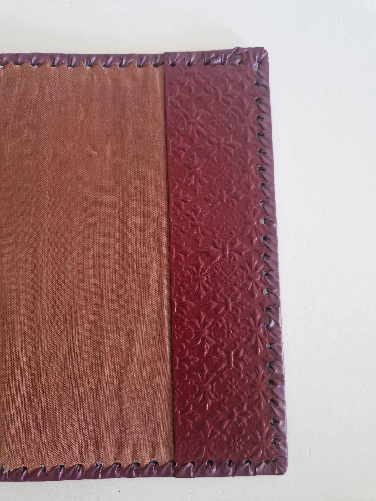 Vintage Leather Book Cover: Hand-Stitched Burgundy Rialto Bridge Design for Timeless Elegance