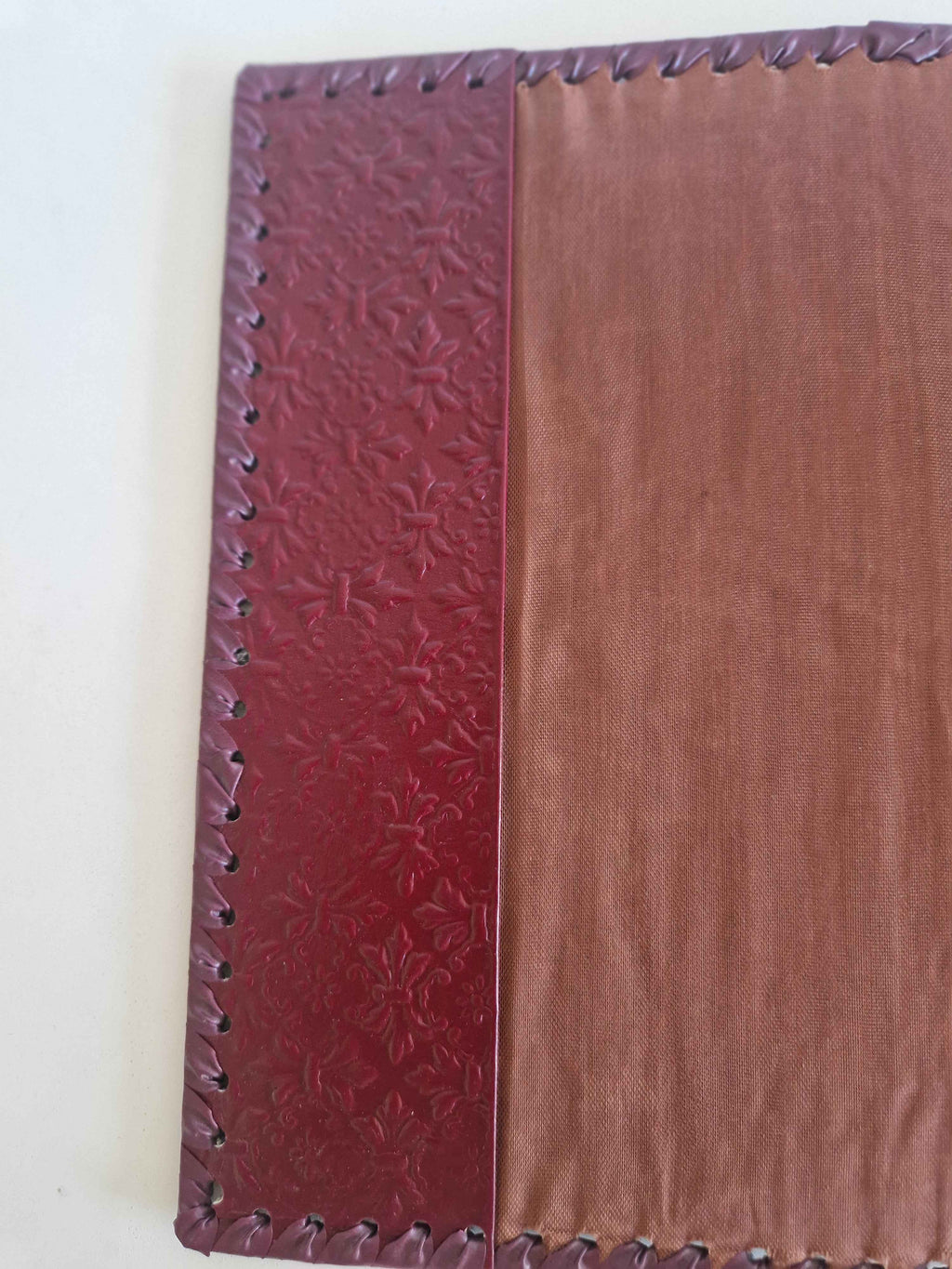 Vintage Leather Book Cover: Hand-Stitched Burgundy Rialto Bridge Design for Timeless Elegance