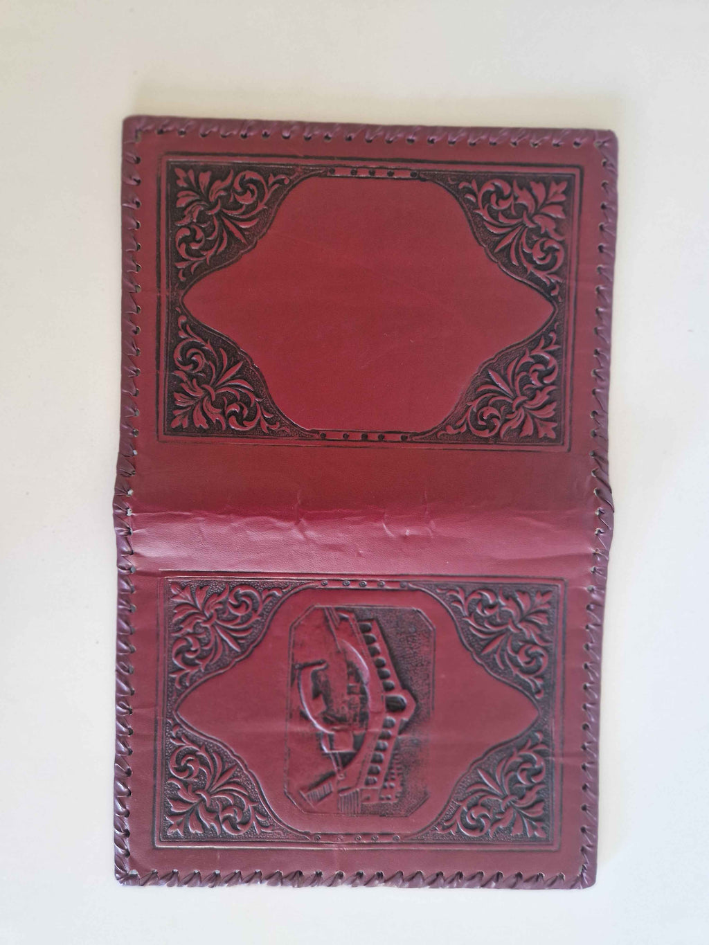 Vintage Leather Book Cover: Hand-Stitched Burgundy Rialto Bridge Design for Timeless Elegance