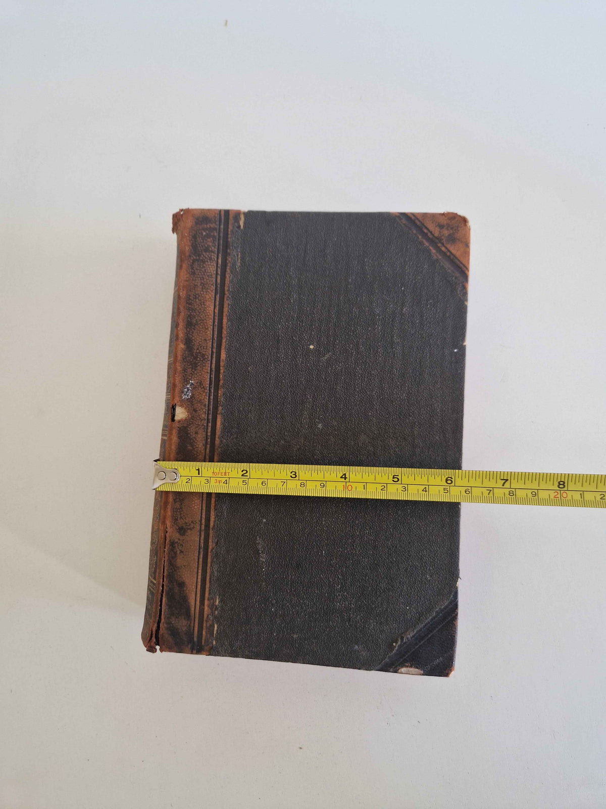 Immerse Yourself in History with the Antique German History Book: 19th Century Masterpiece