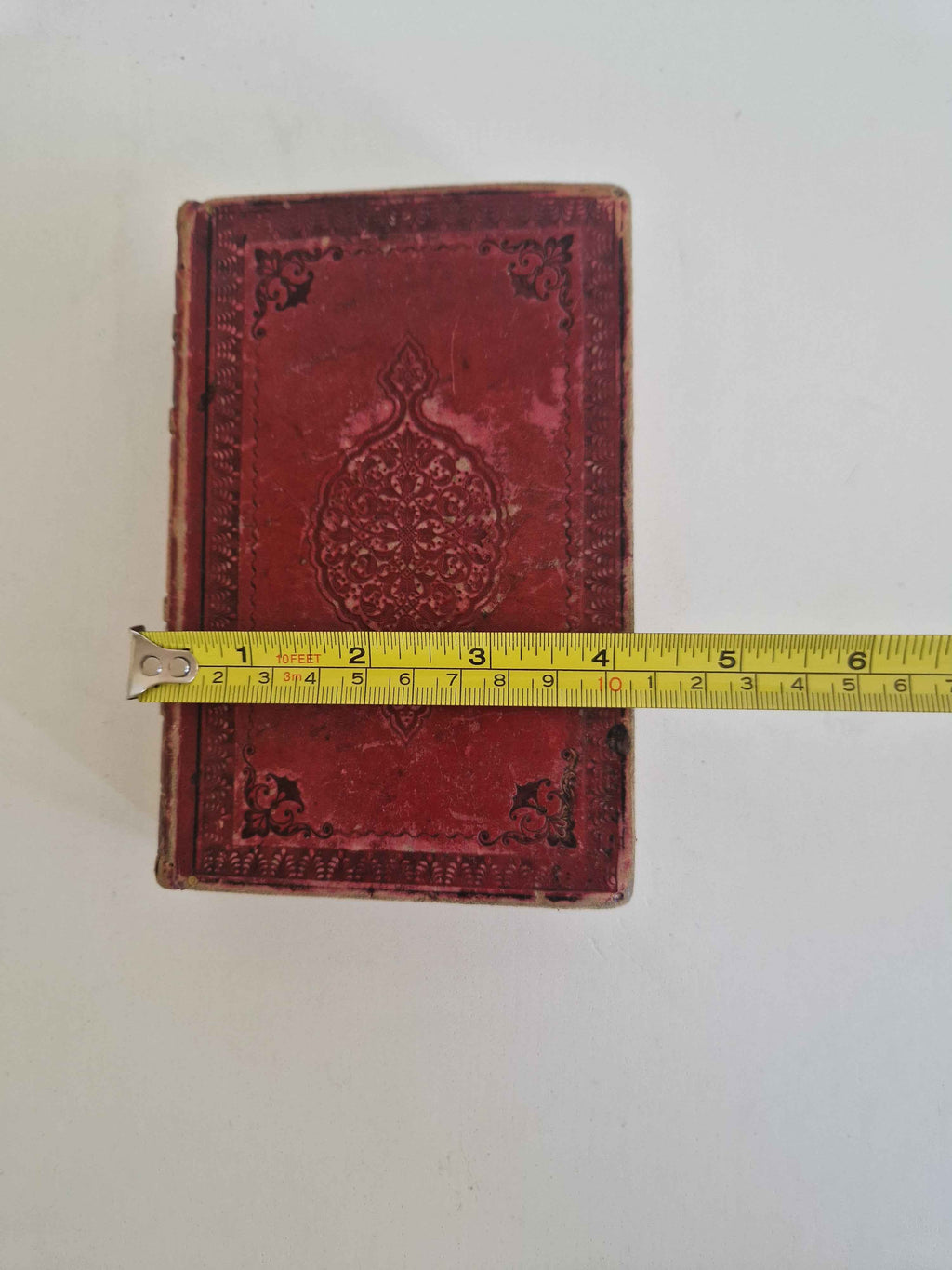 Antique Devotional Book L'Imitation de Jésus-Christ - A Timeless Spiritual Companion
