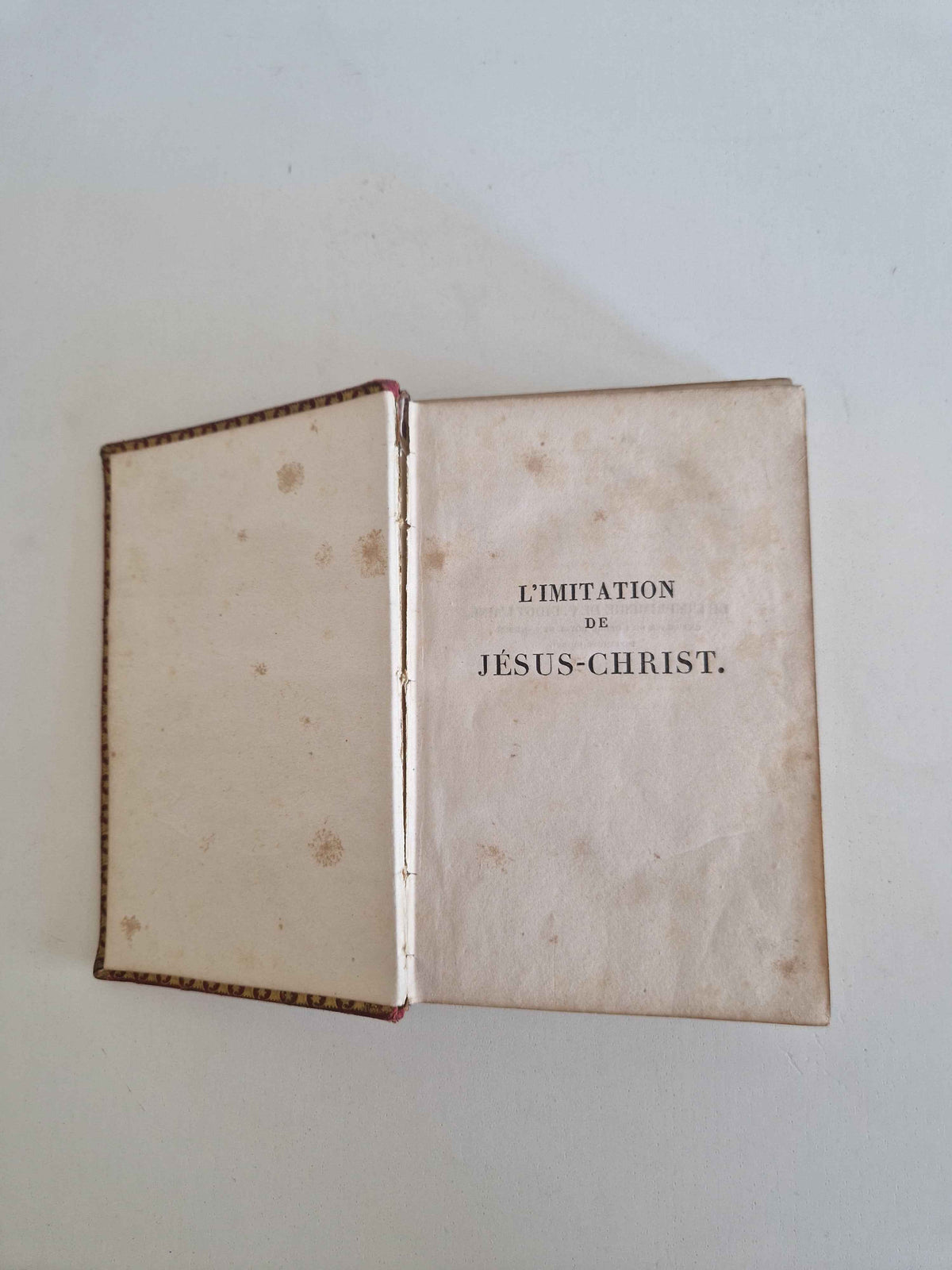 Antique Devotional Book L'Imitation de Jésus-Christ - A Timeless Spiritual Companion