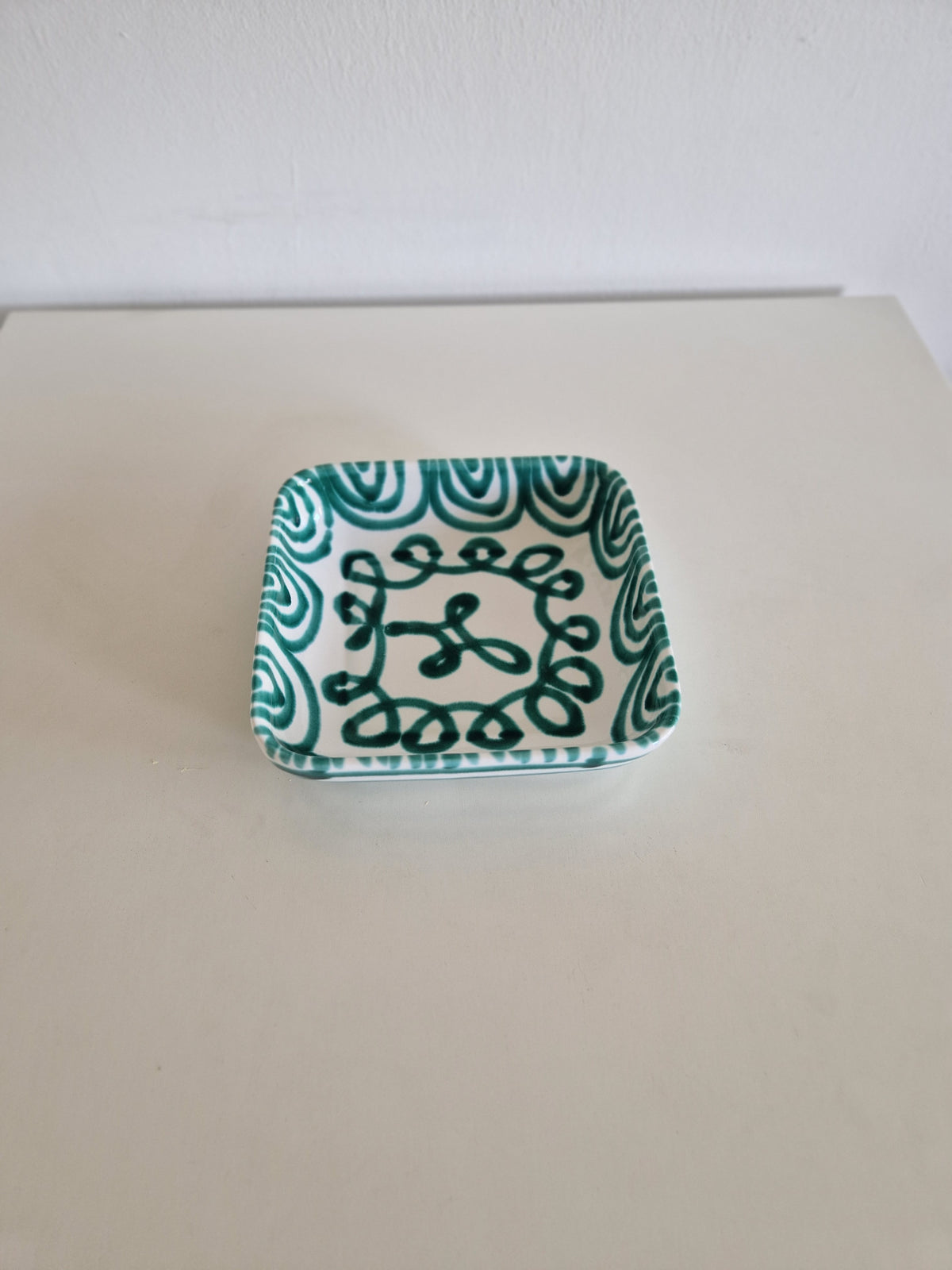 Vintage Gmundner Keramik Square Dish – Hand-Painted Grün Geflammt, Austria, 20 x 20 cm, Very Good Condition - WhisperTreasuresCo