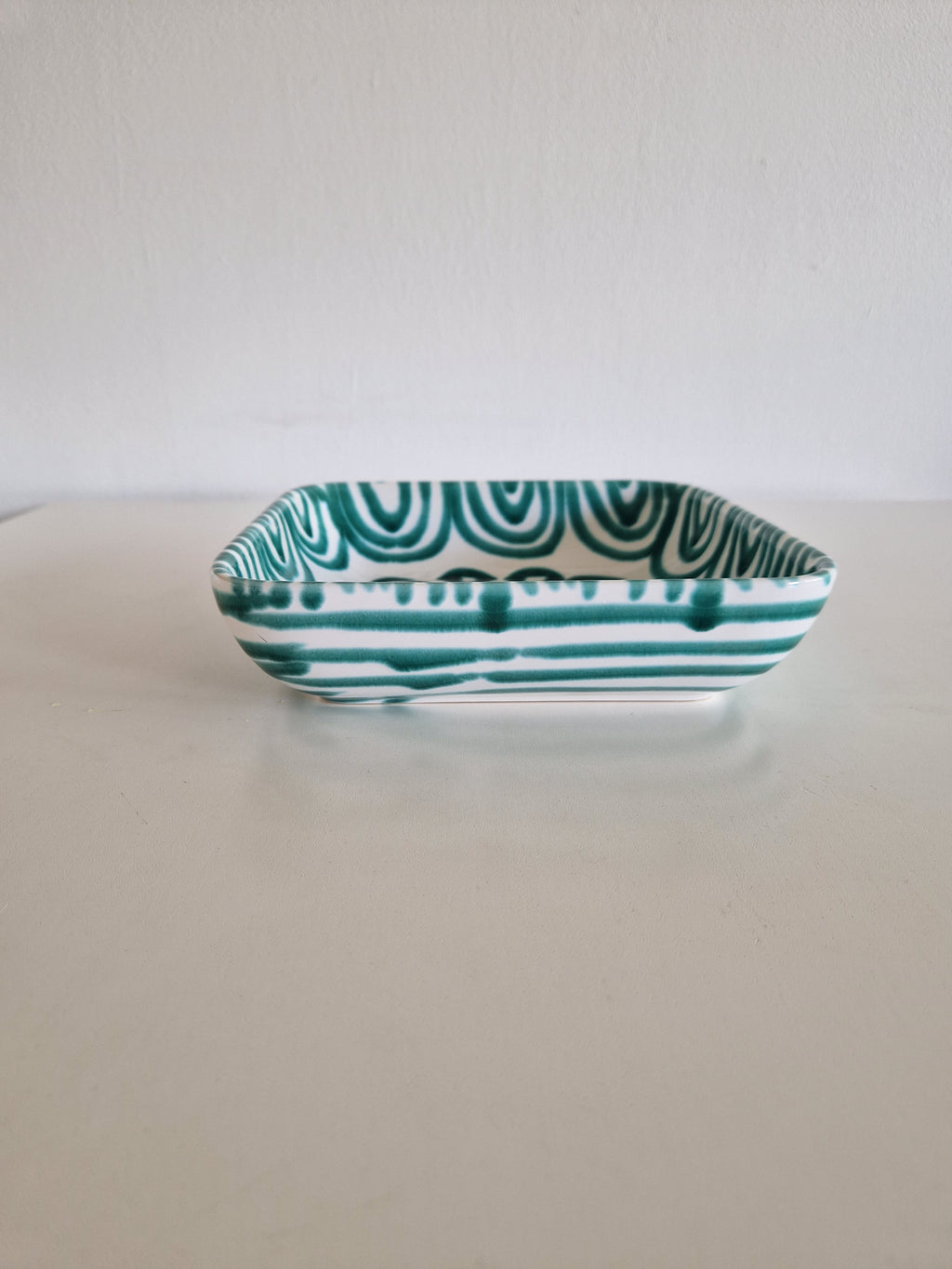 Vintage Gmundner Keramik Square Dish – Hand-Painted Grün Geflammt, Austria, 20 x 20 cm, Very Good Condition - WhisperTreasuresCo