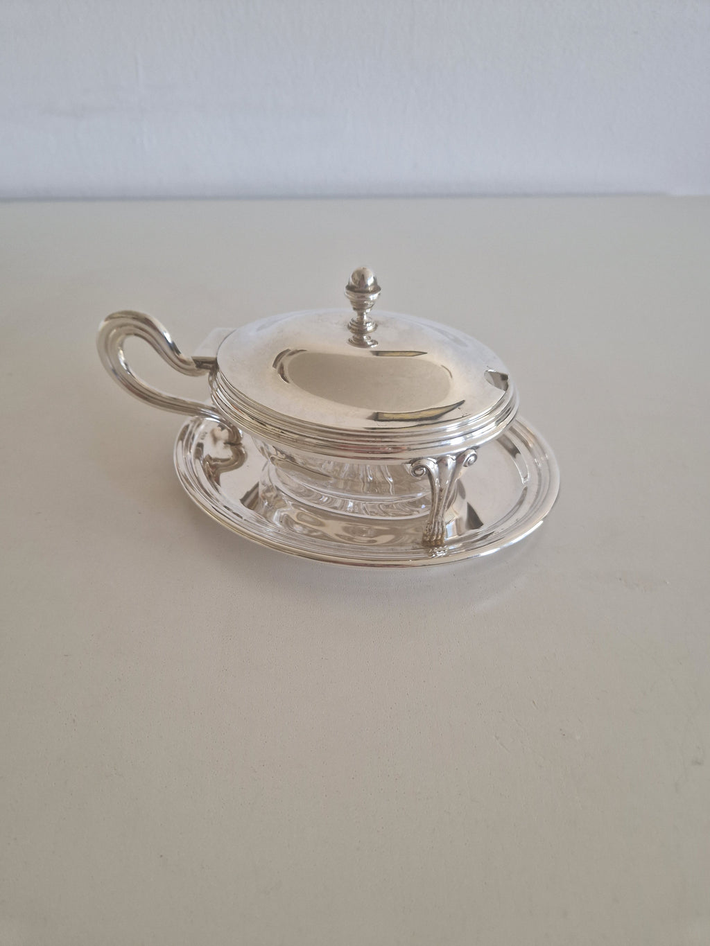 Antique French Silver-Plated Mustard Pot – Cut Crystal Insert, Acorn Finial, Scrolled Handle & Underplate, Belle Époque, 14 cm - WhisperTreasuresCo