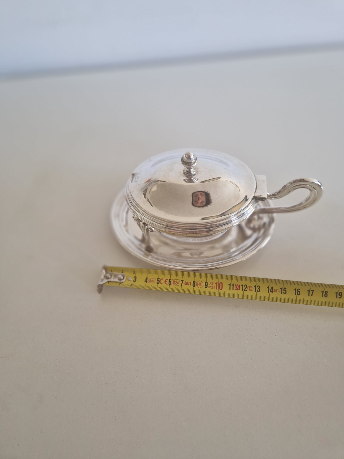 Antique French Silver-Plated Mustard Pot – Cut Crystal Insert, Acorn Finial, Scrolled Handle & Underplate, Belle Époque, 14 cm - WhisperTreasuresCo