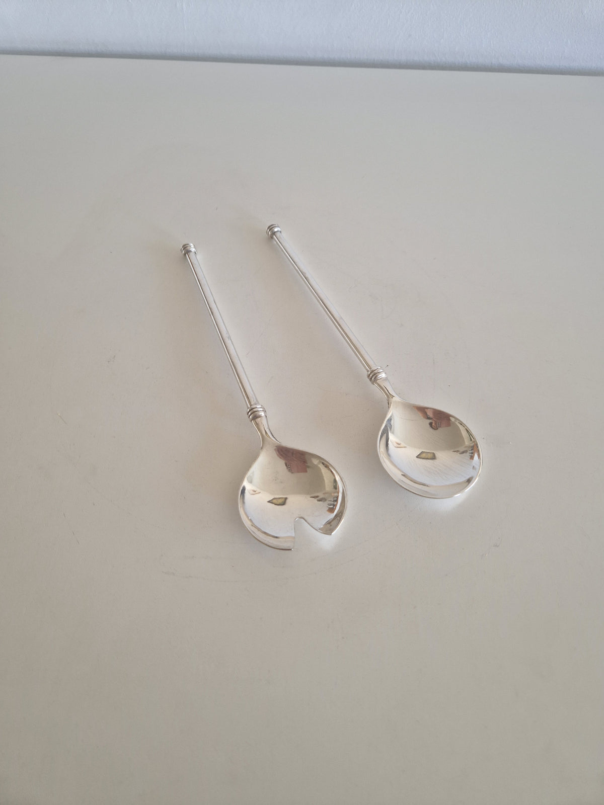 Vintage Italian Silver-Plated Salad Servers Pair – 90g Silver Plate, Ball Finial, Long Handle 29 cm, Excellent Condition - WhisperTreasuresCo