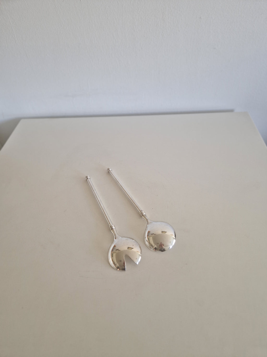 Vintage Italian Silver-Plated Salad Servers Pair – 90g Silver Plate, Ball Finial, Long Handle 29 cm, Excellent Condition - WhisperTreasuresCo