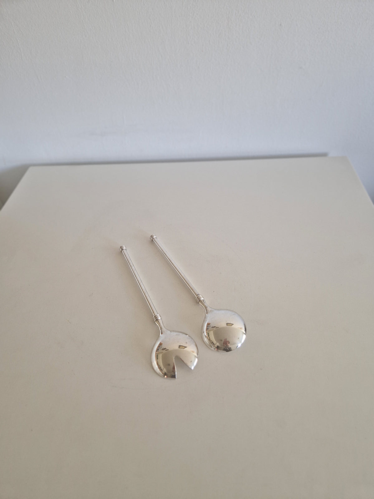 Vintage Italian Silver-Plated Salad Servers Pair – 90g Silver Plate, Ball Finial, Long Handle 29 cm, Excellent Condition - WhisperTreasuresCo