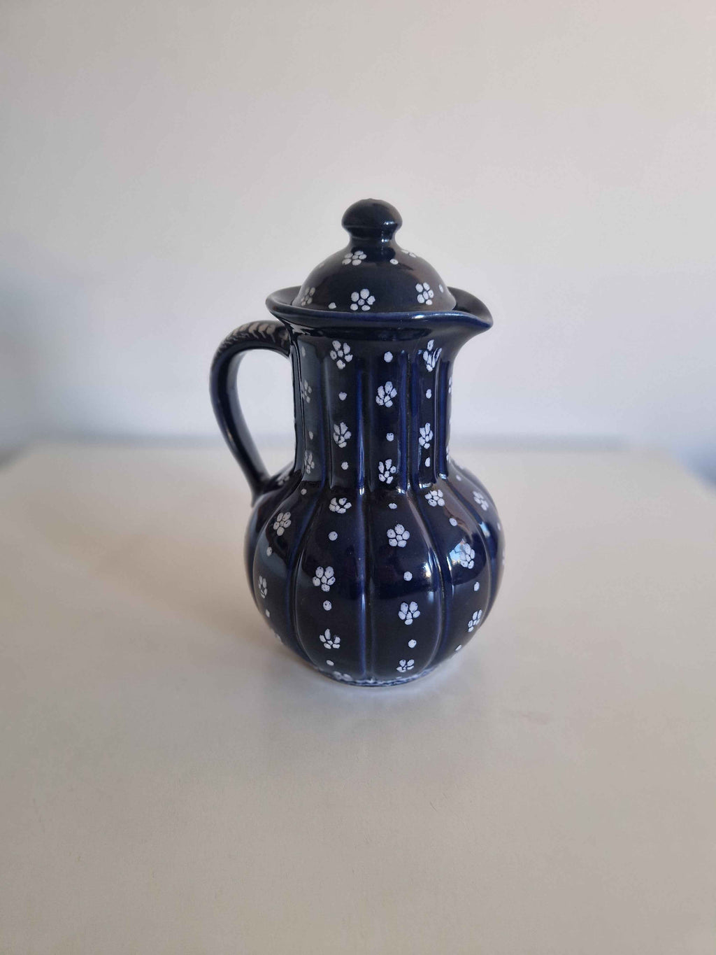Vintage Gmunden Keramik Jug: Timeless Cobalt Blue Beauty with Lid