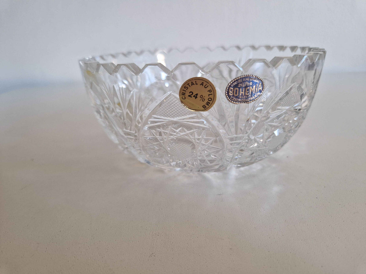 Elegant Bohemian Crystal Fruit Bowl – Timeless Czechoslovak Craftsmanship