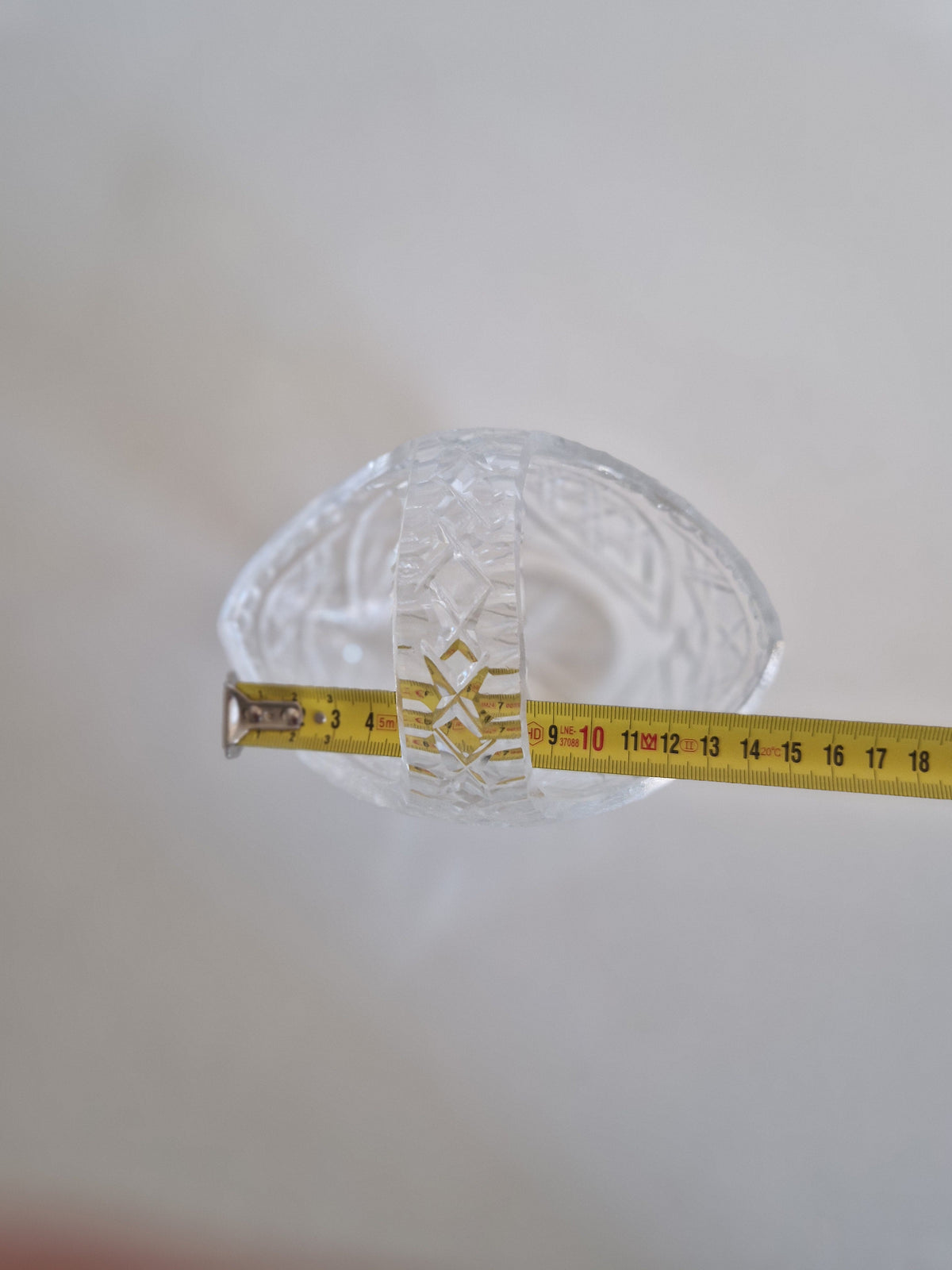 Cut crystal basket – top view showing fan and diamond cut pattern, width approx. 15 cm
