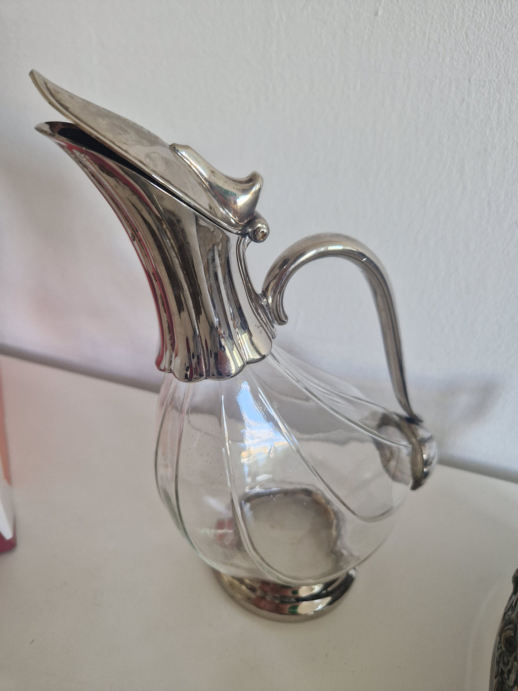 Vintage Silver-Plated Decanter – Elevate Your Entertaining with this Elegant Claret Jug